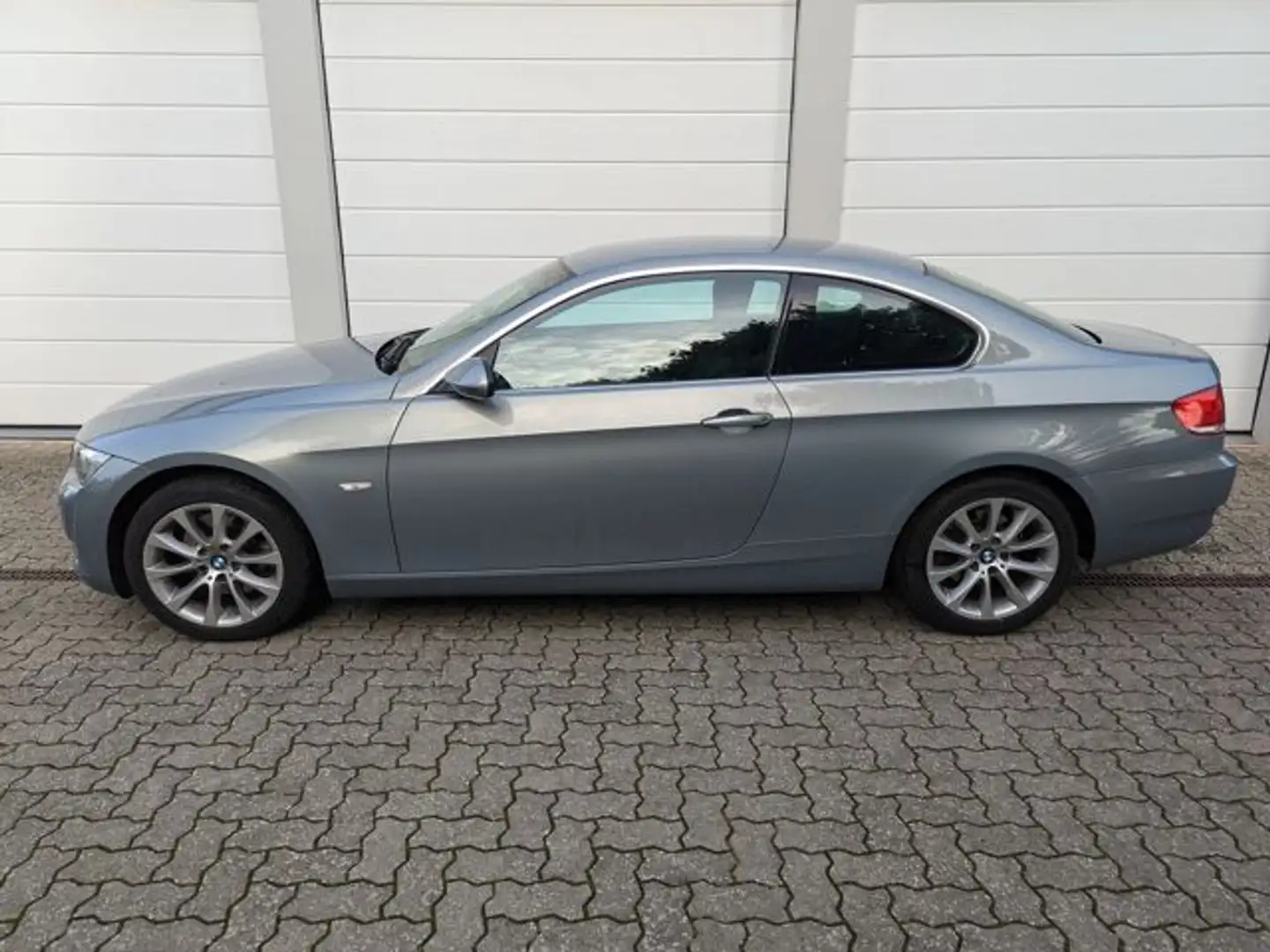 BMW 325 i Coupe*1 Hand*105.560 Km Scheckheft* Silber - 2