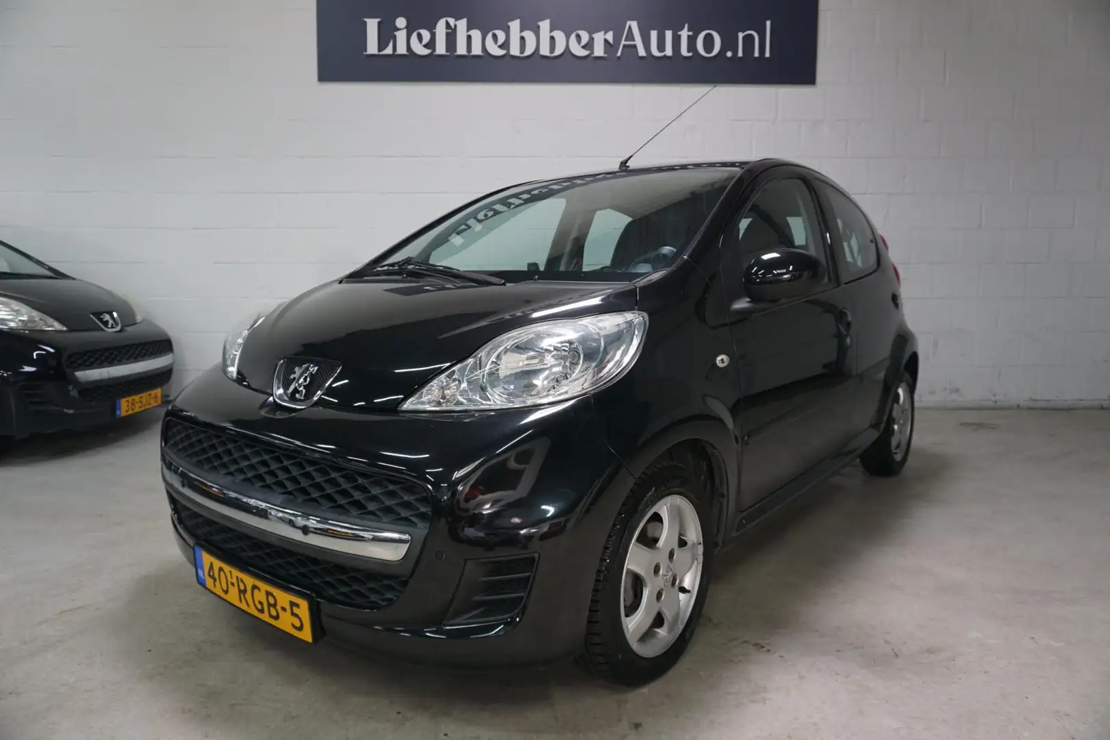 Peugeot 107 1.0-12V XS / Automaat / 19.906 km NAP / Czarny - 1