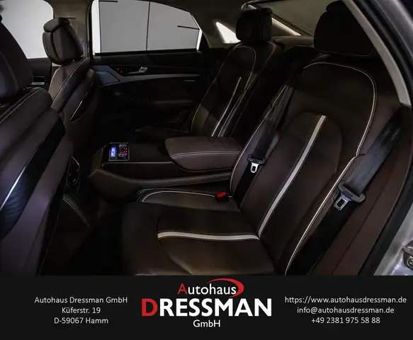 Audi S8 view 13