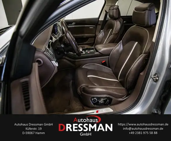 Audi S8 view 12