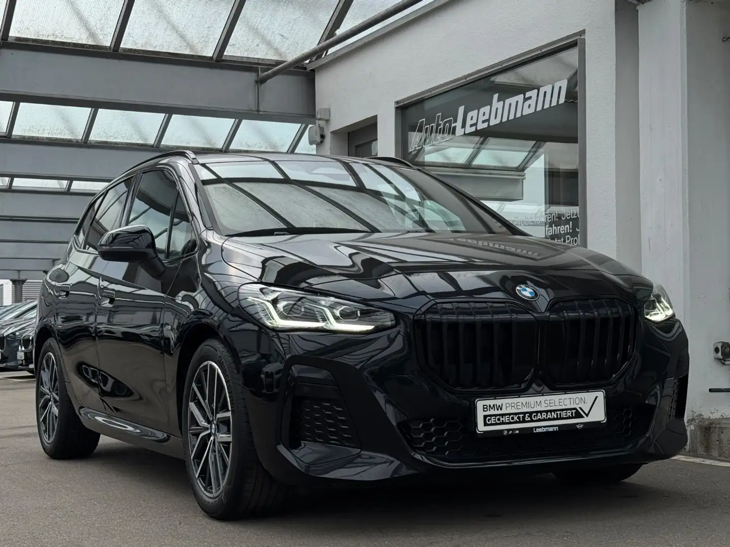 BMW 223 i Active Tourer M-Sport GARANTIE bis 04/2029 Czarny - 2