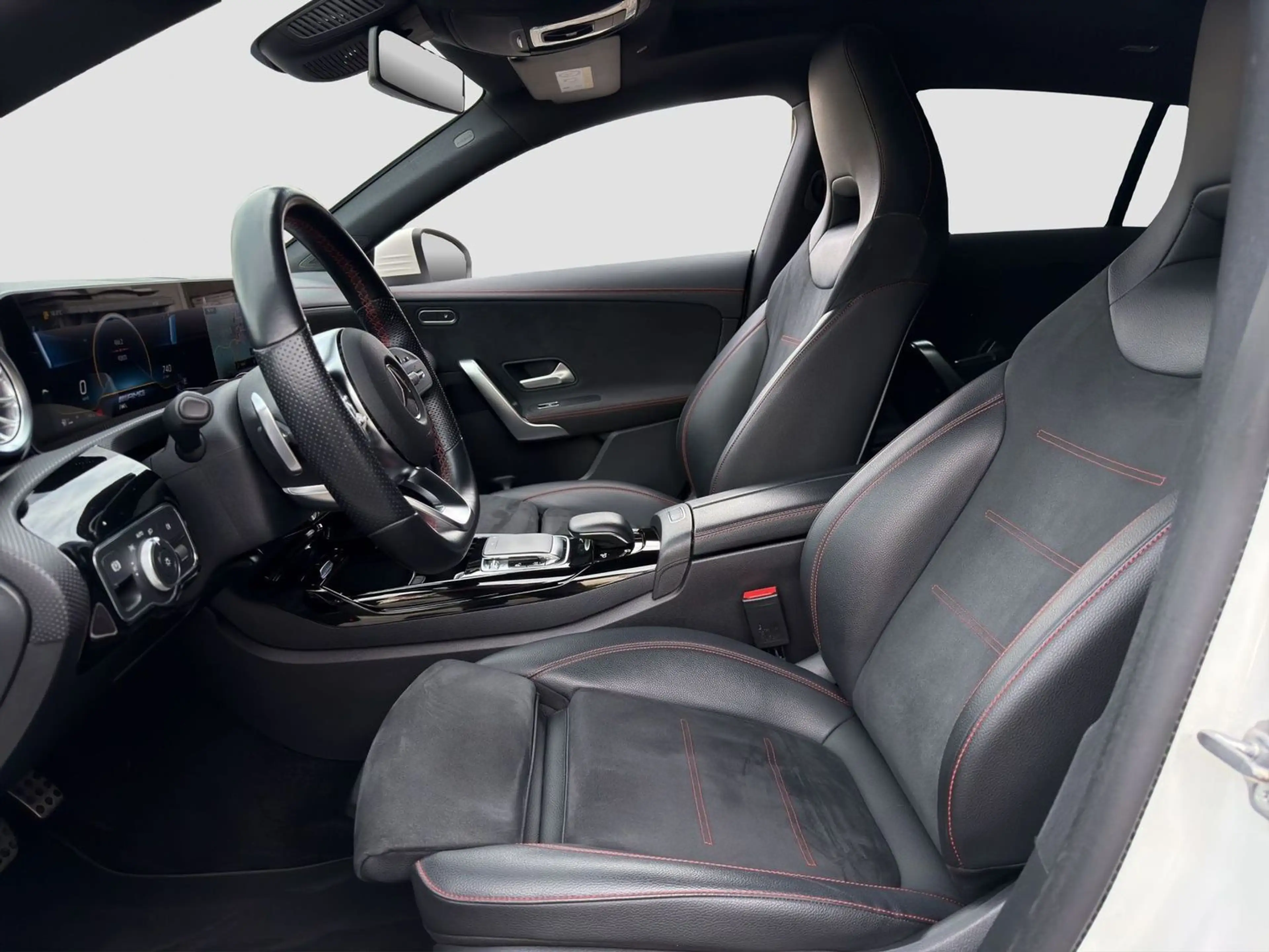 Mercedes-Benz CLA 35 AMG Panorama Standheizung — photo 7