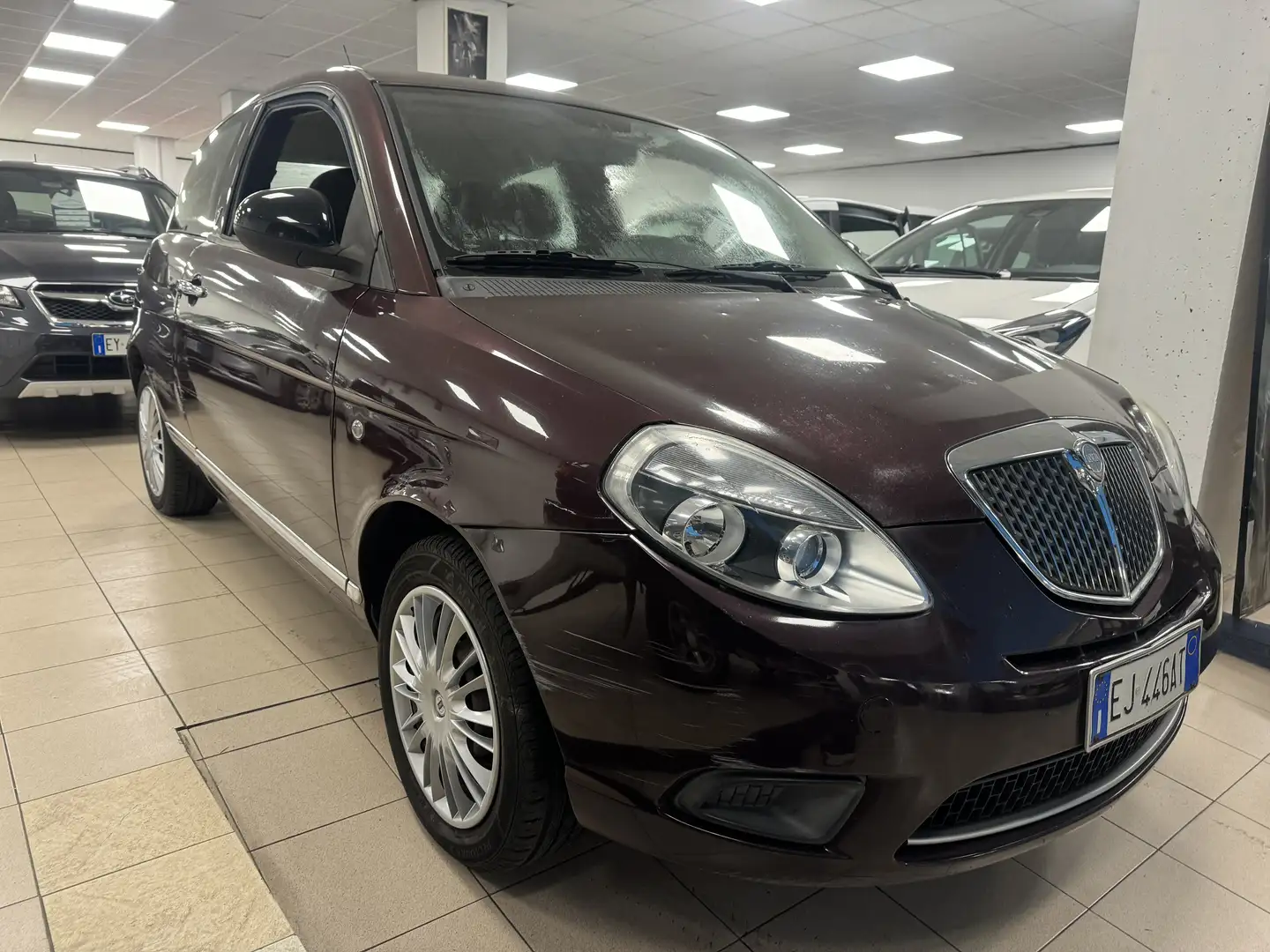 Lancia Ypsilon Ypsilon 1.2 8v Platinum 69cv Lila - 1