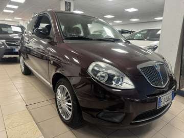 Ypsilon 1.2 8v Platinum 69cv