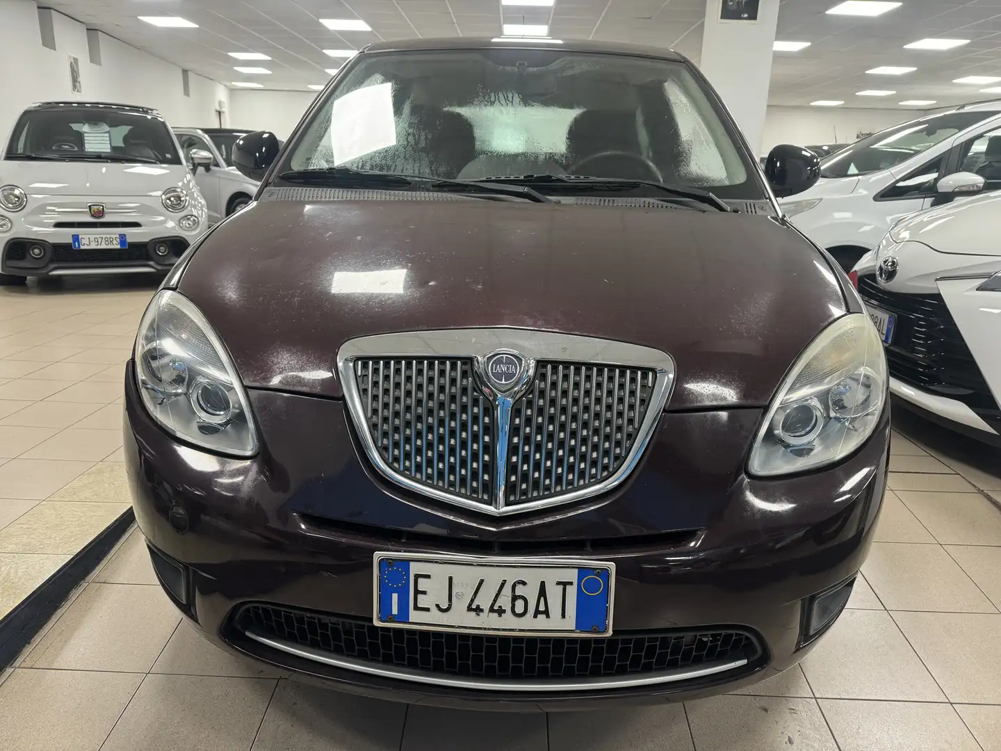 Lancia Ypsilon Ypsilon 1.2 8v Platinum 69cv Lila - 2