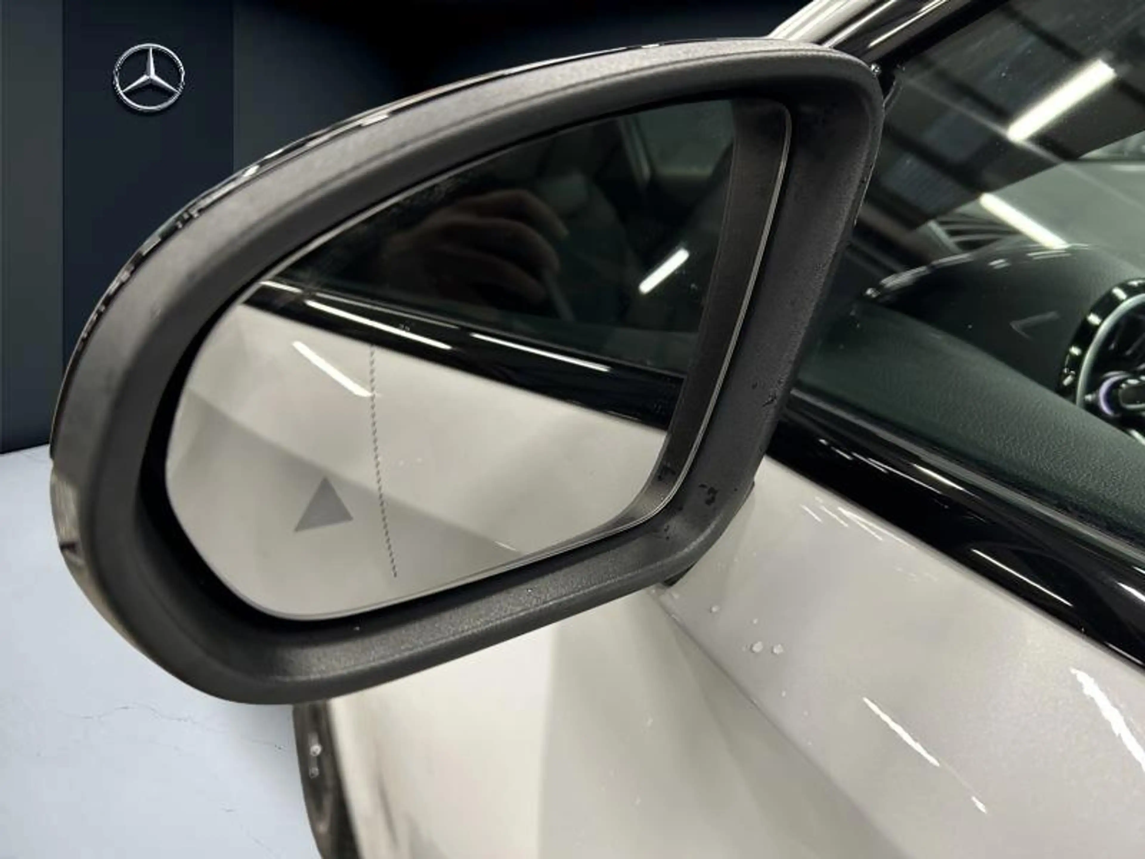 Mercedes-Benz A 250 e Berline AMG Pack Night — photo 10