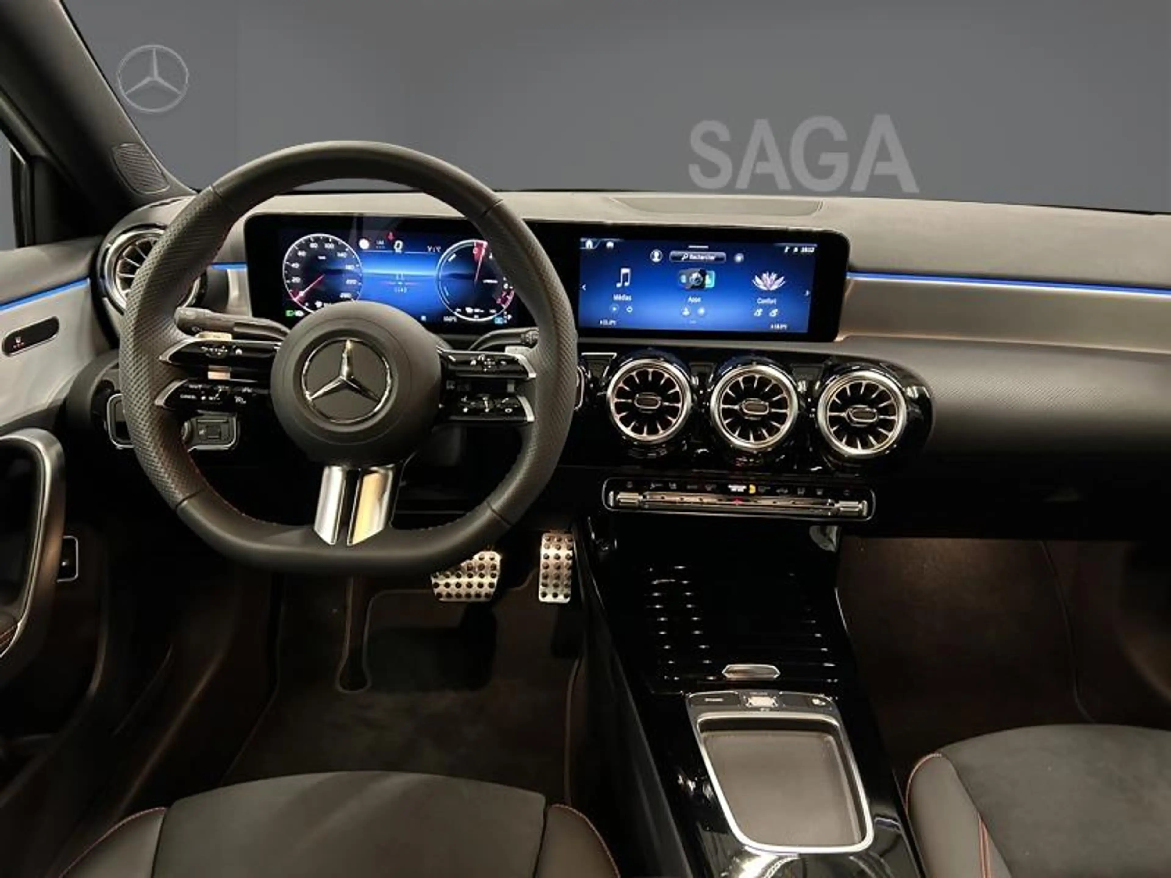 Mercedes-Benz A 250 e Berline AMG Pack Night — photo 6