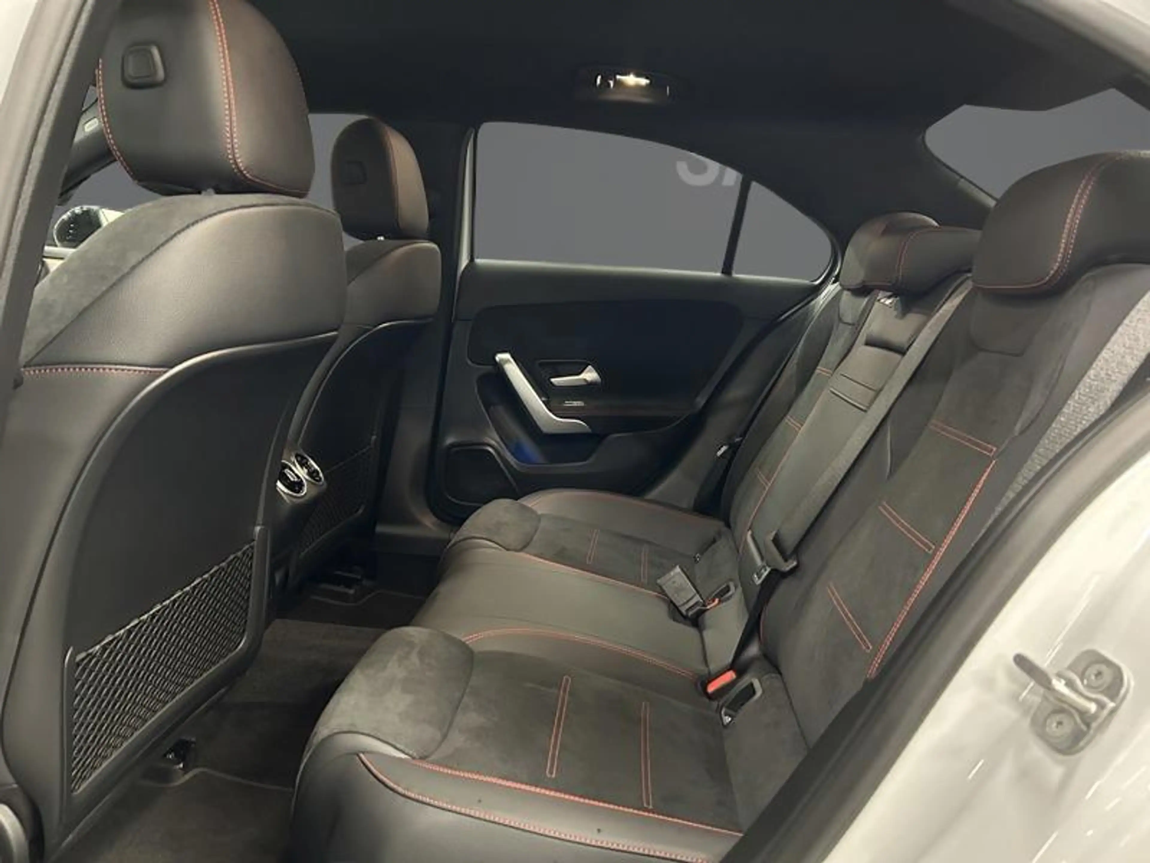 Mercedes-Benz A 250 e Berline AMG Pack Night — photo 9