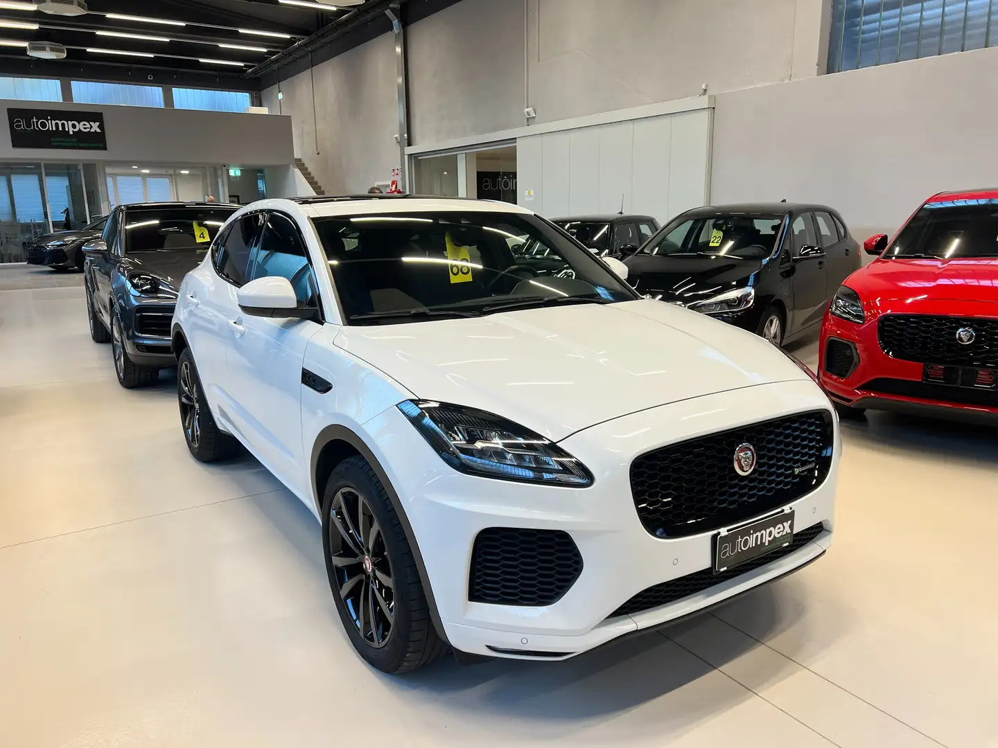 Jaguar E-Pace E-Pace 2.0 i4 R-Dynamic S awd 200cv auto Bianco - 1