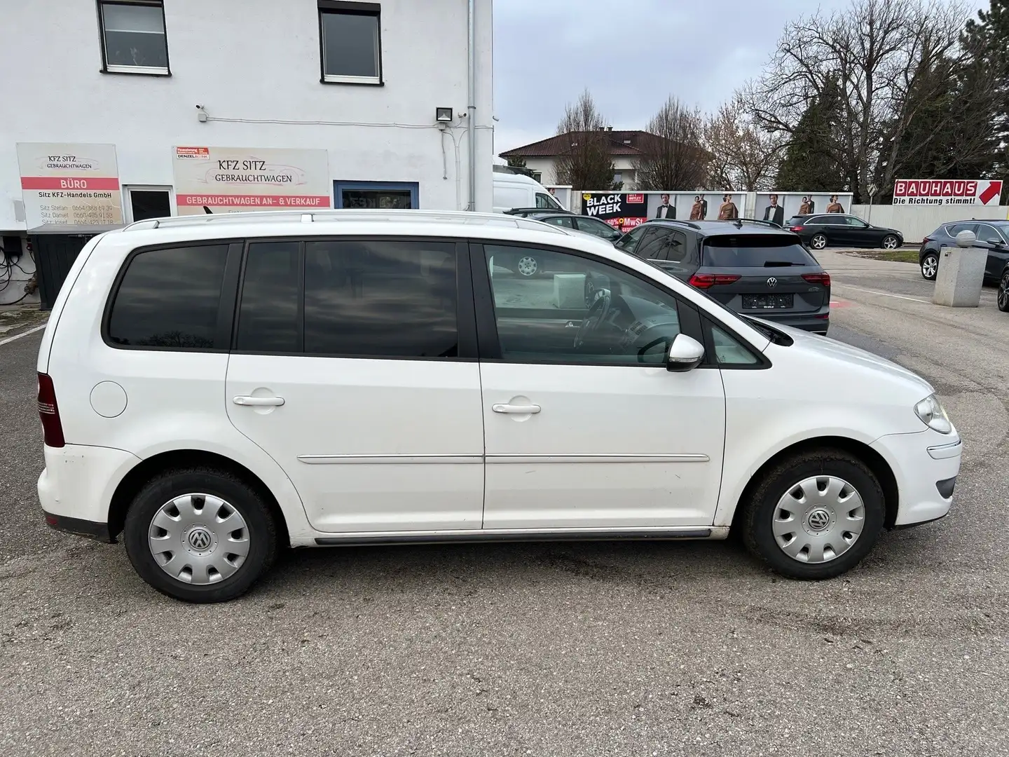 Volkswagen Touran Highline 2,0 TDI DPF DSG Weiß - 2