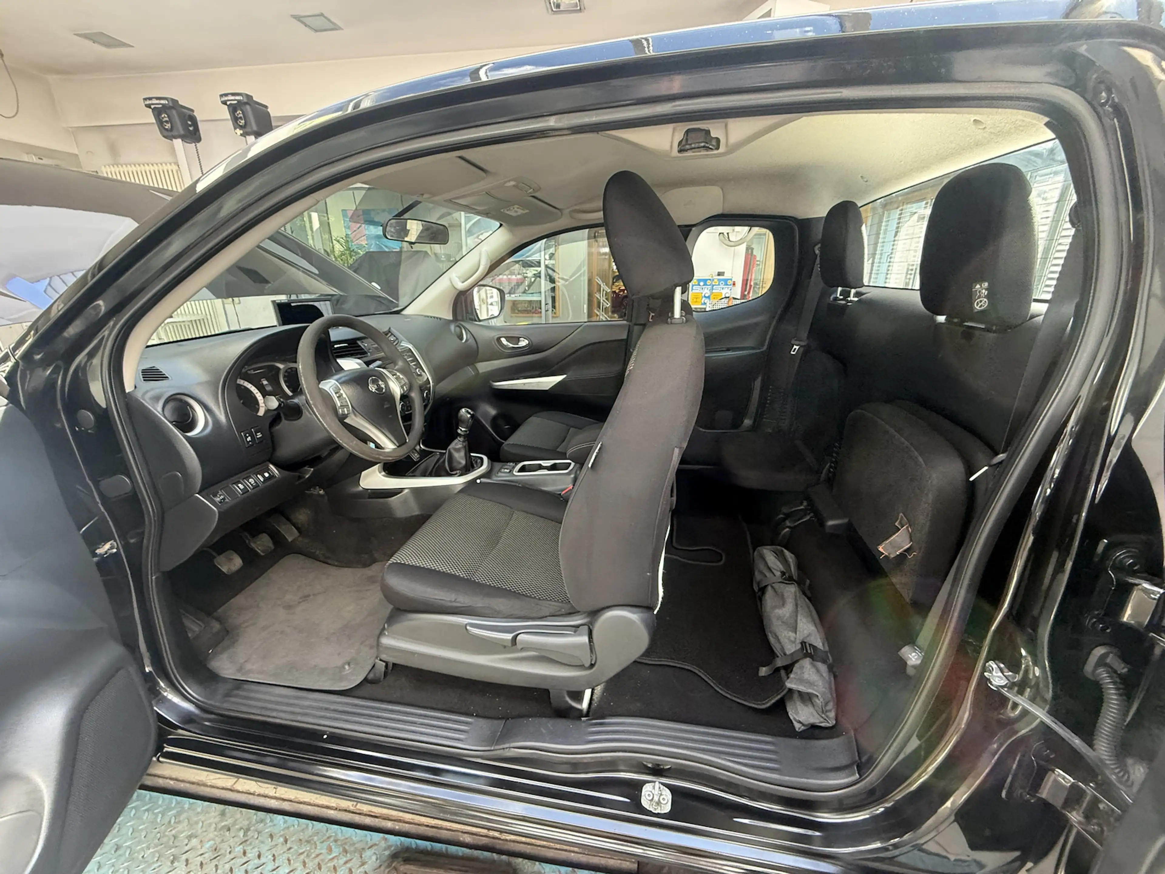 Nissan NP300 Acenta King Cab 4x4 Netto 10500.- — photo 3