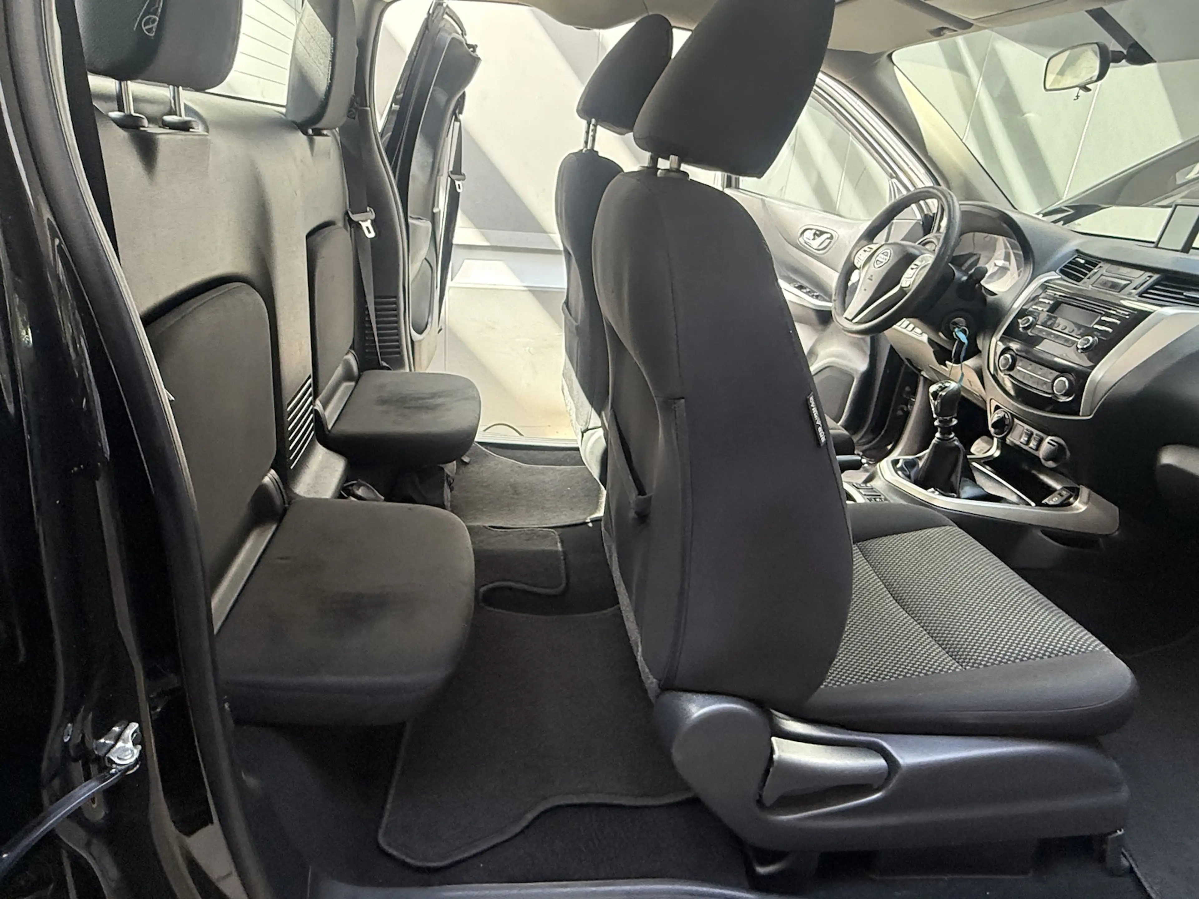 Nissan NP300 Acenta King Cab 4x4 Netto 10500.- — photo 5