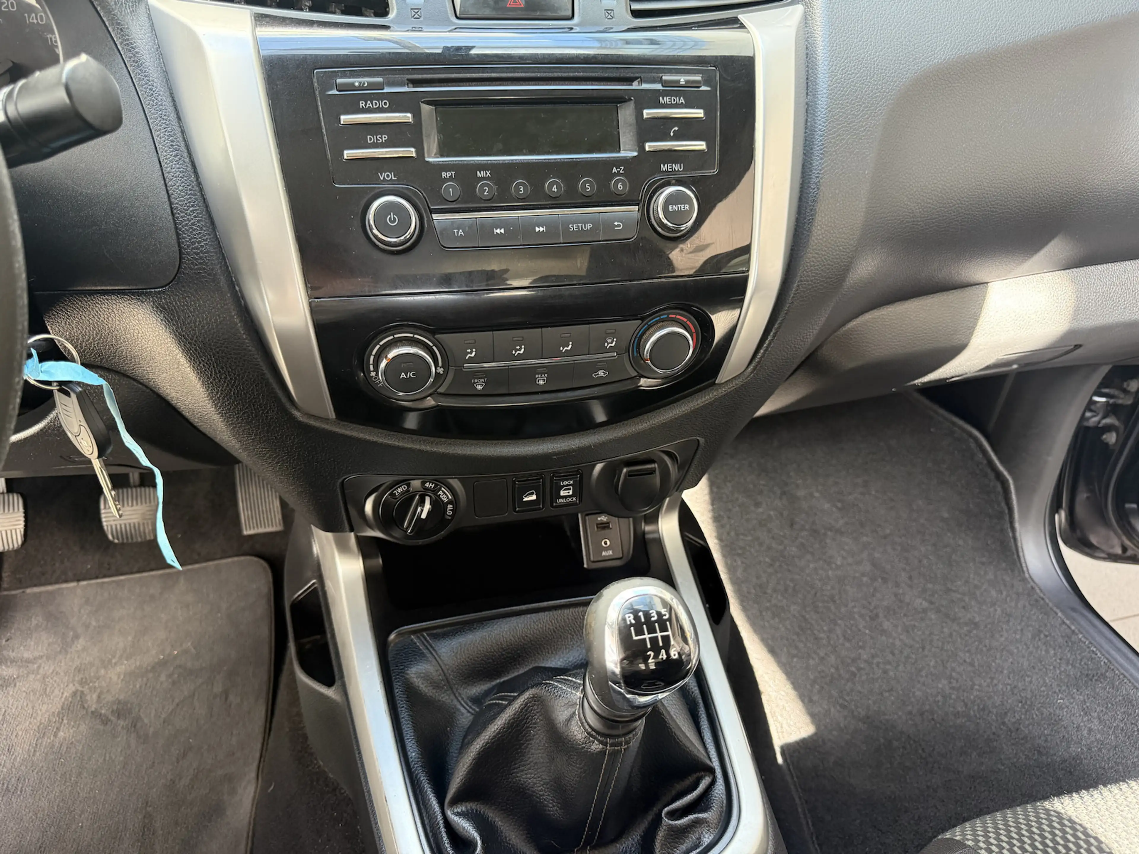 Nissan NP300 Acenta King Cab 4x4 Netto 10500.- — photo 7