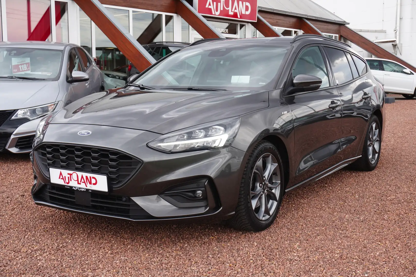 Ford Focus Turnier 1.0 EcoBoost ST-Line LED Navi ACC Grijs - 2