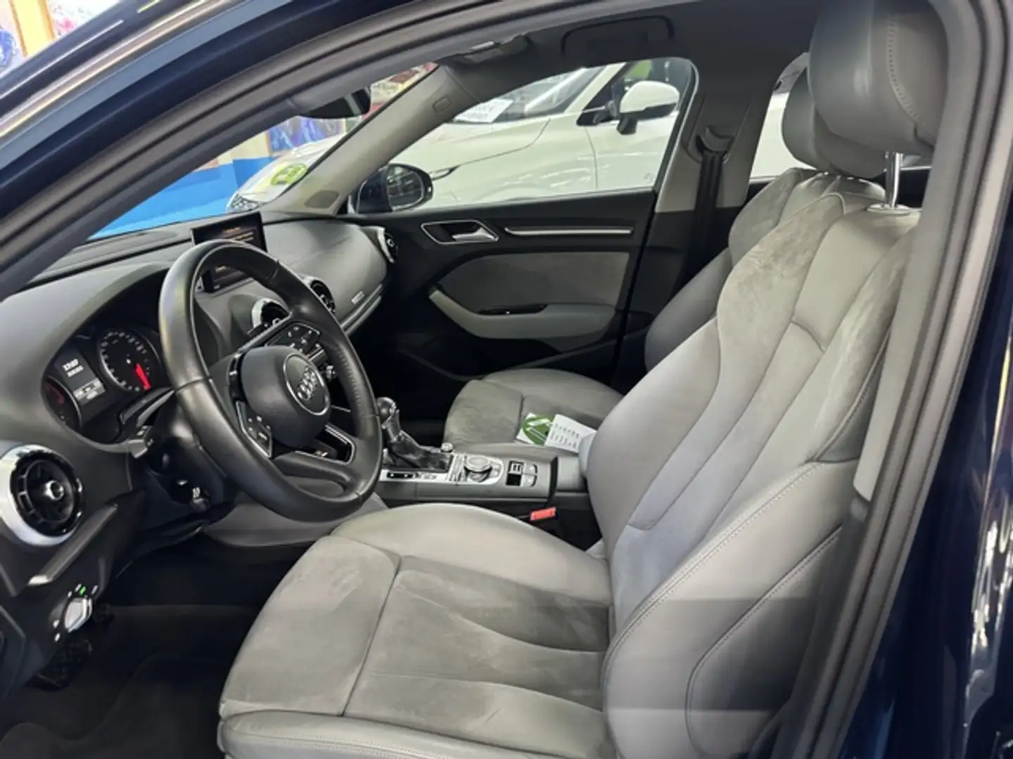 Audi A3 Sportback 1.5 TFSI COD EVO Design ed. S-T 110kW Azul - 2