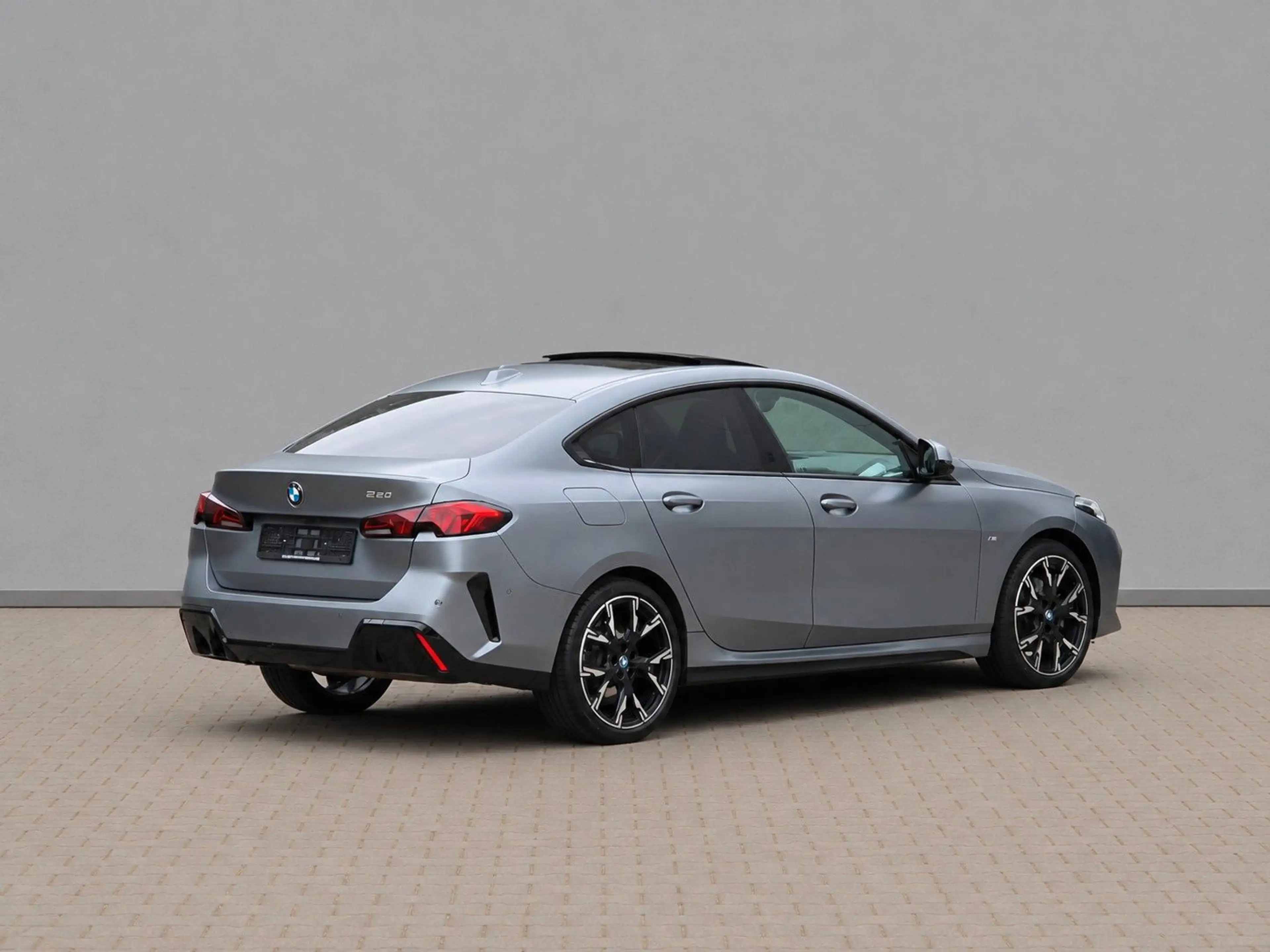 BMW 220 i Gran Coupe M SPORT PANO ACC HUD H&K 360°19" — photo 3