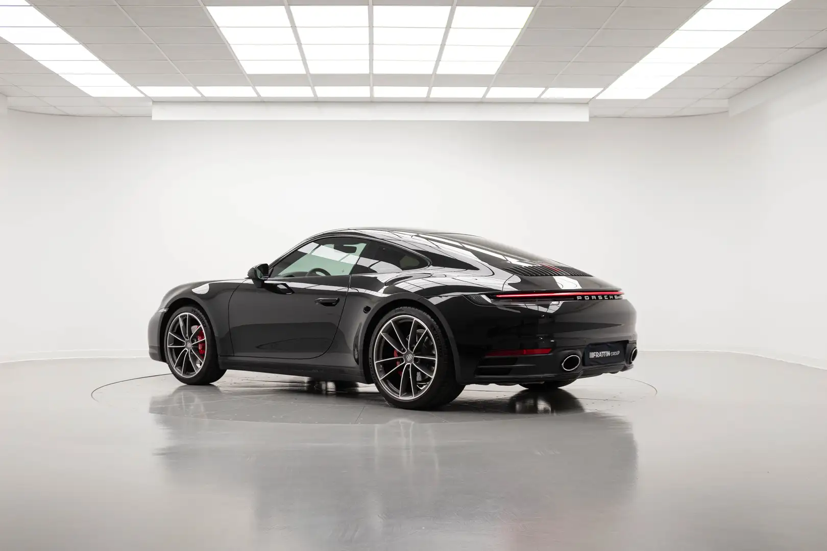 Porsche 911 Carrera Nero - 2