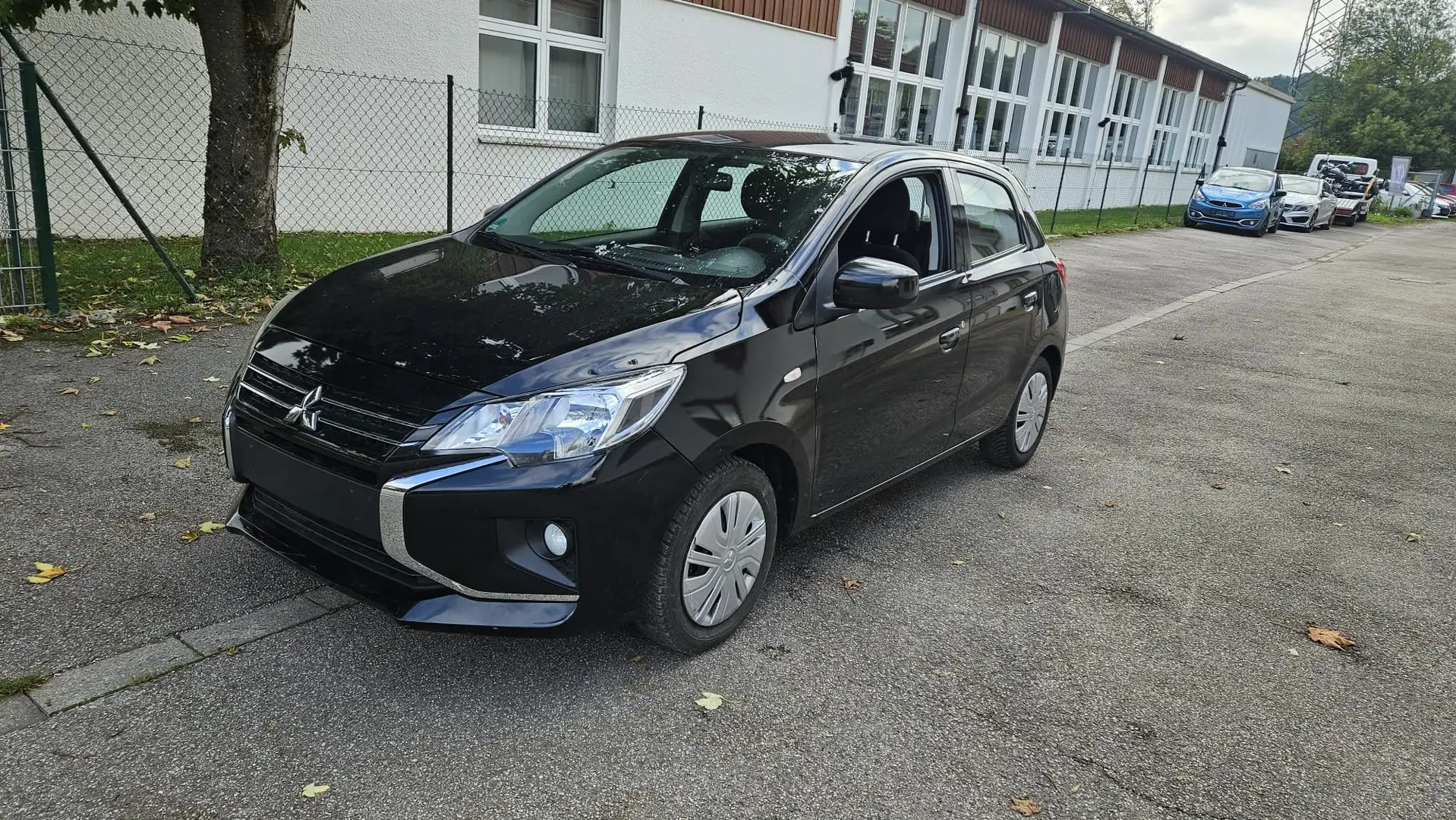Mitsubishi Space Star Basis Schwarz - 2