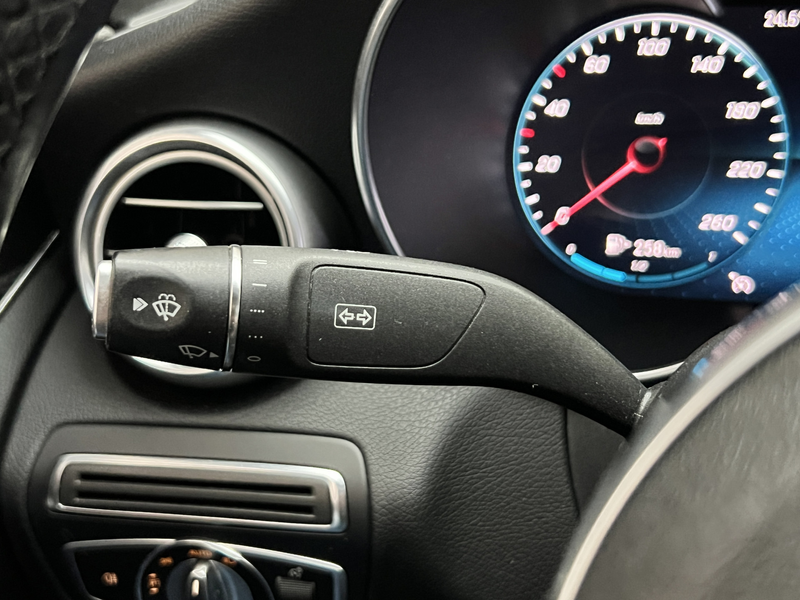 Mercedes-Benz C 180 *AMG* Panoramadak / Leder / Camera / LED High Perf — photo 44