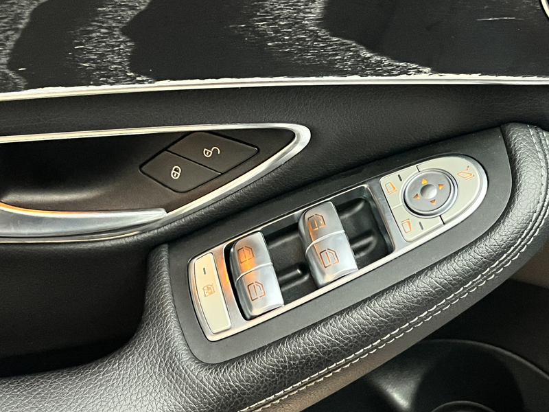 Mercedes-Benz C 180 *AMG* Panoramadak / Leder / Camera / LED High Perf — photo 11