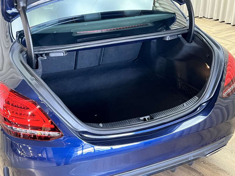 Mercedes-Benz C 180 *AMG* Panoramadak / Leder / Camera / LED High Perf — photo 28