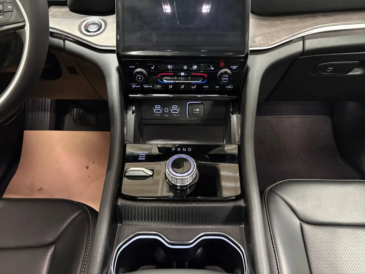 Jeep Grand Cherokee снимка Jeep Grand Cherokee