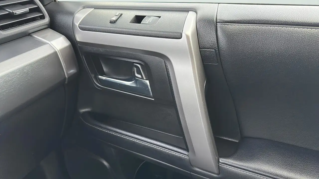 Toyota 4-Runner снимка Toyota 4-Runner