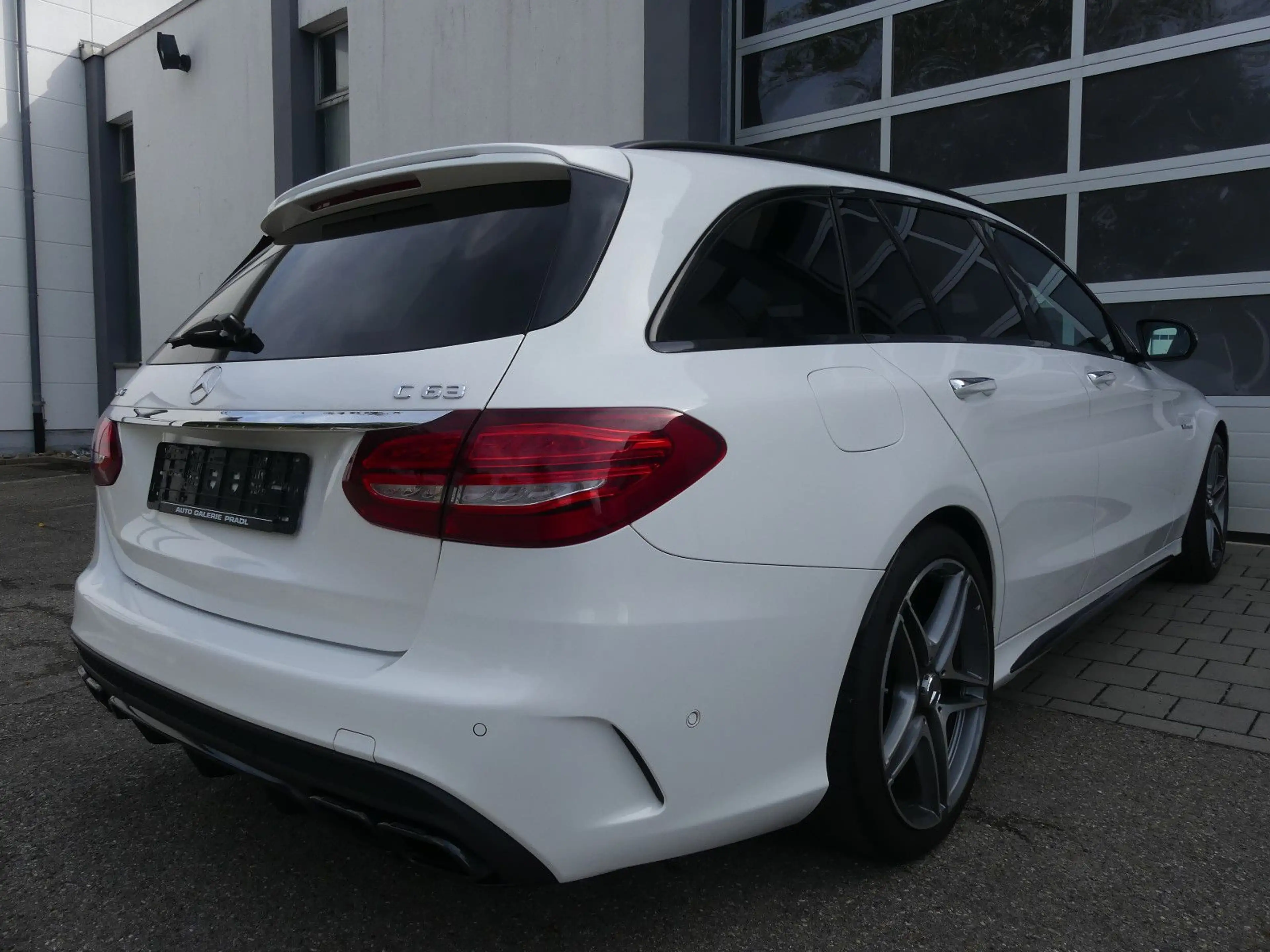 Mercedes-Benz C 63 AMG C 63 T AMG Perf.AGA/Pano/Burmester/Kamera/Night — photo 5