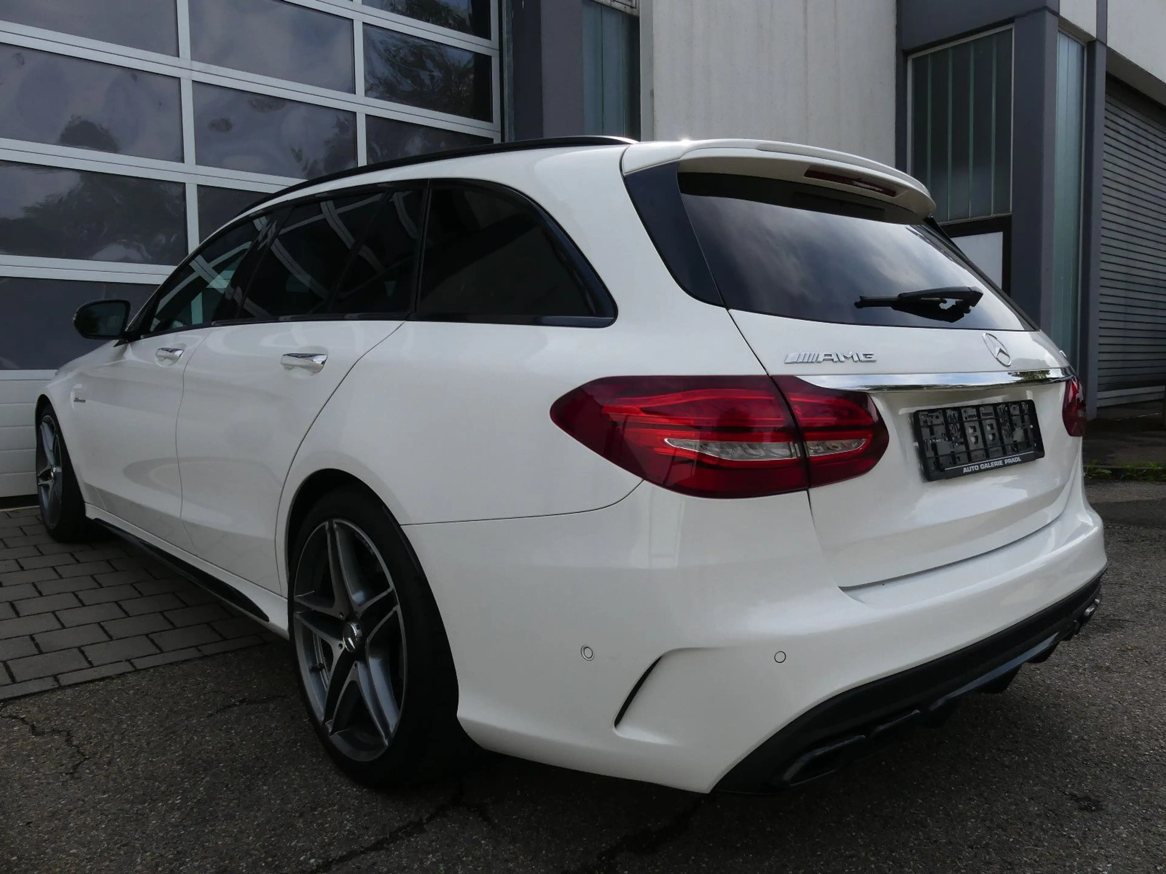 Mercedes-Benz C 63 AMG C 63 T AMG Perf.AGA/Pano/Burmester/Kamera/Night — photo 7