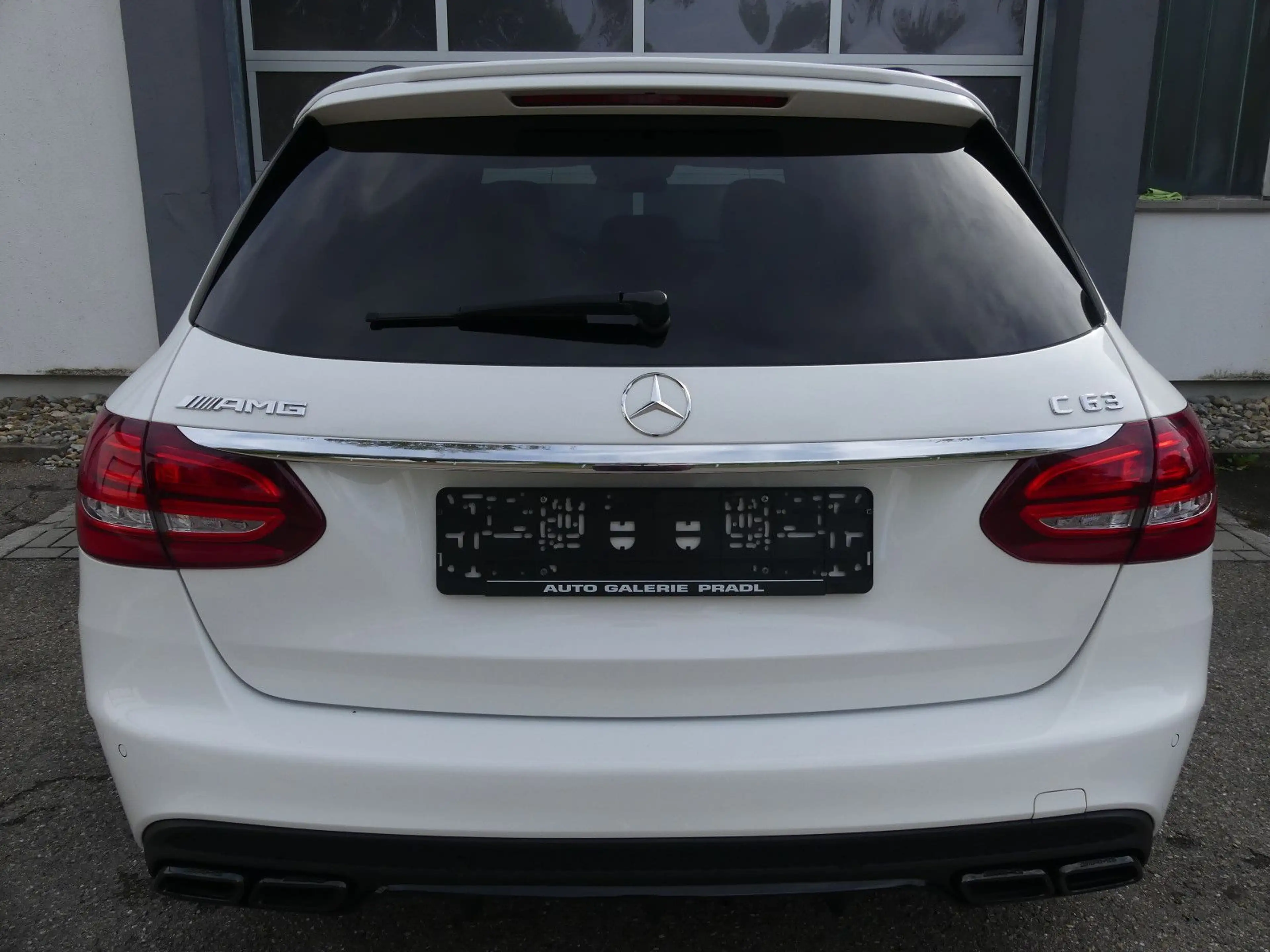 Mercedes-Benz C 63 AMG C 63 T AMG Perf.AGA/Pano/Burmester/Kamera/Night — photo 6