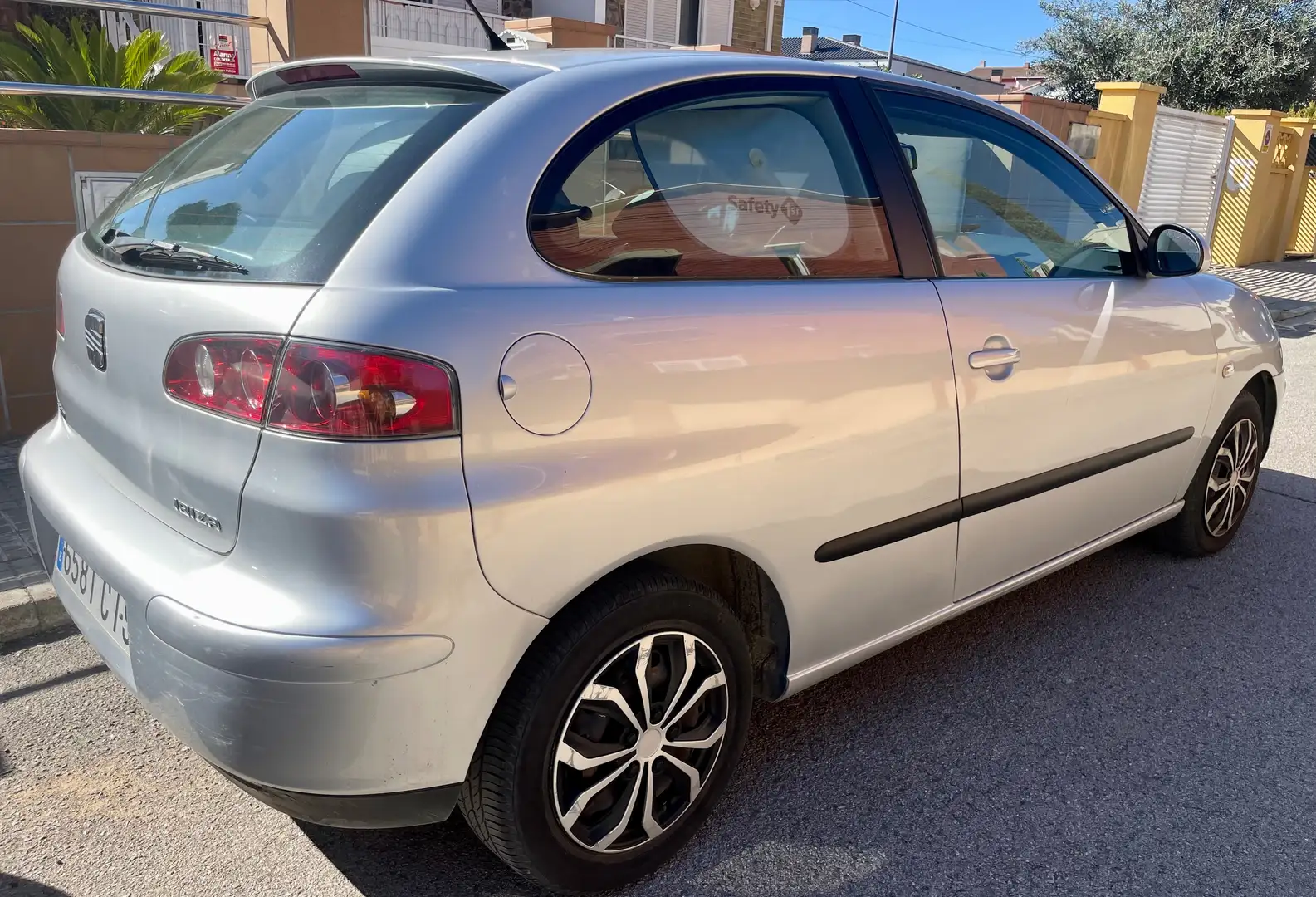 SEAT Ibiza 1.4 16v Stella Plateado - 2