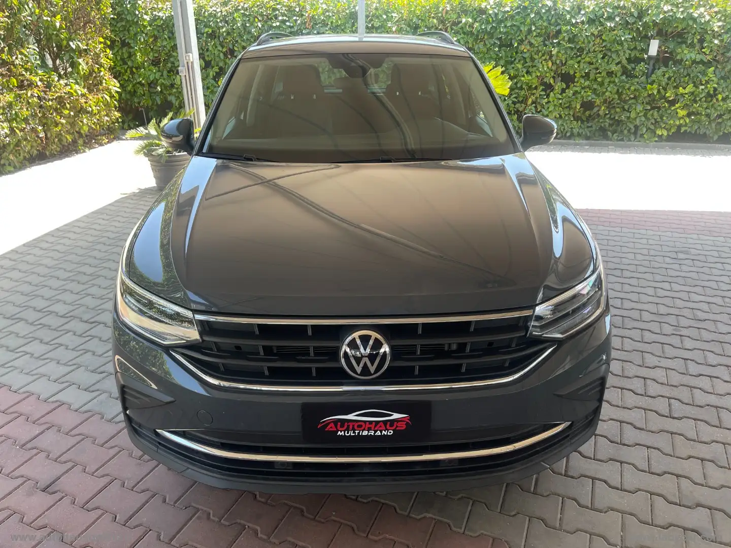 Volkswagen Tiguan 2.0 TDI DSG Business BMT Grigio - 2