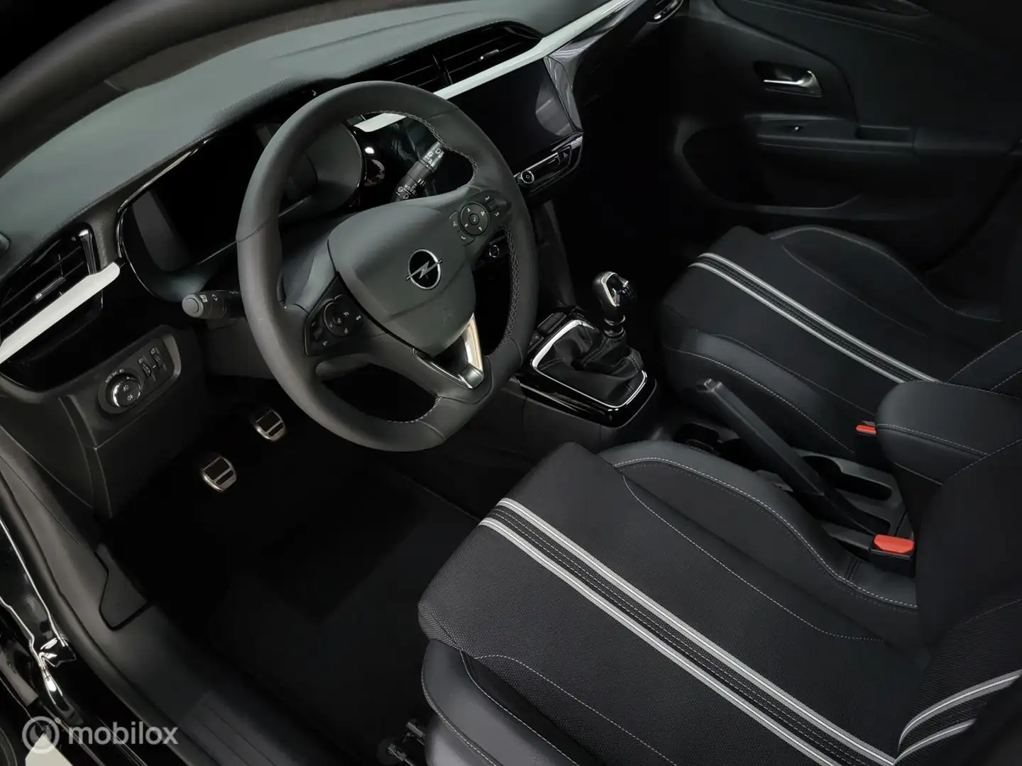 Opel Corsa 1.2 GS Line/Sport/Full Black/6 Bak/Pano/Camera Zwart - 2