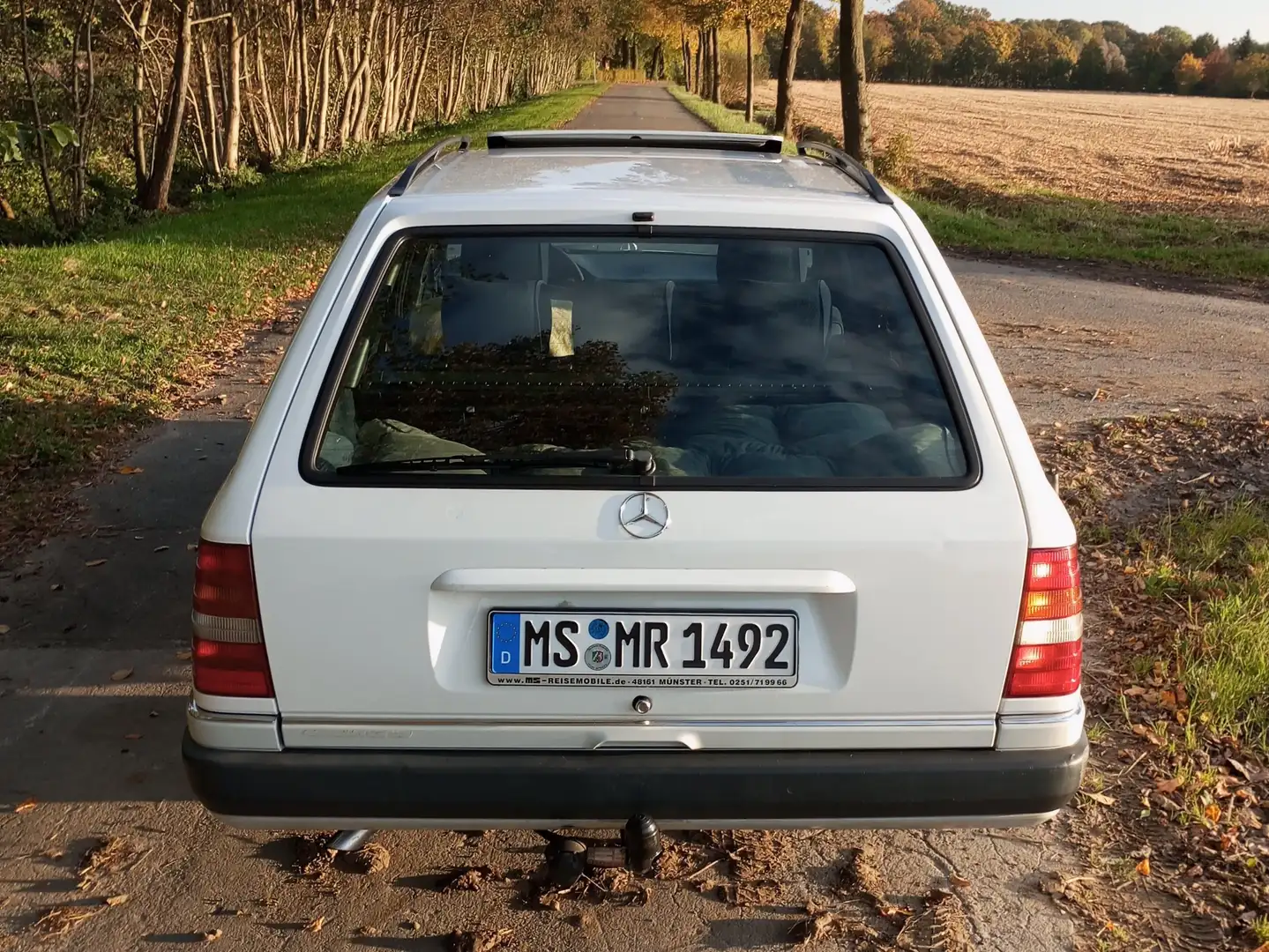 Mercedes-Benz E 200 Basis + Sonderausstattung Blanc - 2
