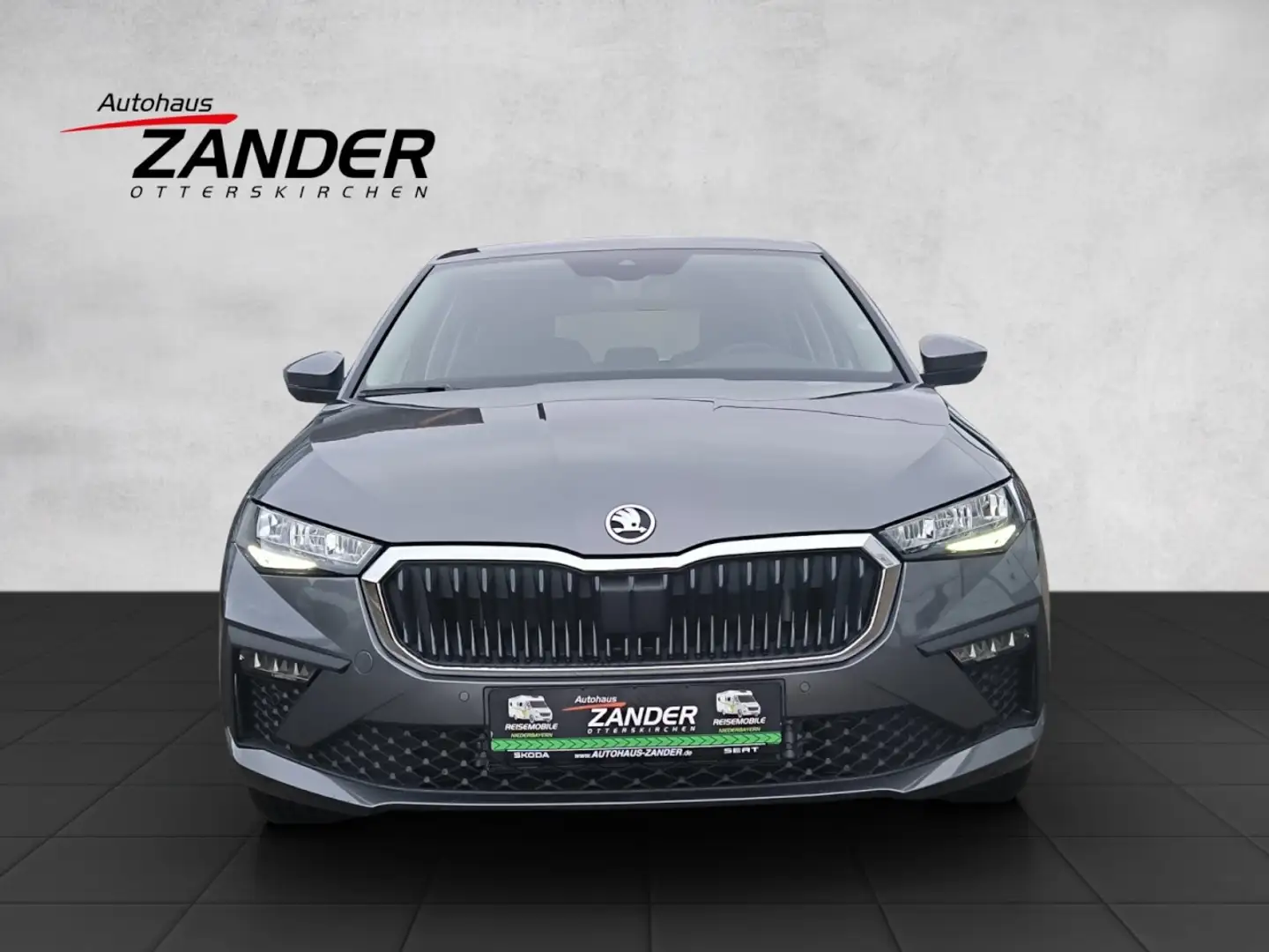 Skoda Scala Selection DSG,AHK,Kamera,LED,SHZ Grau - 2