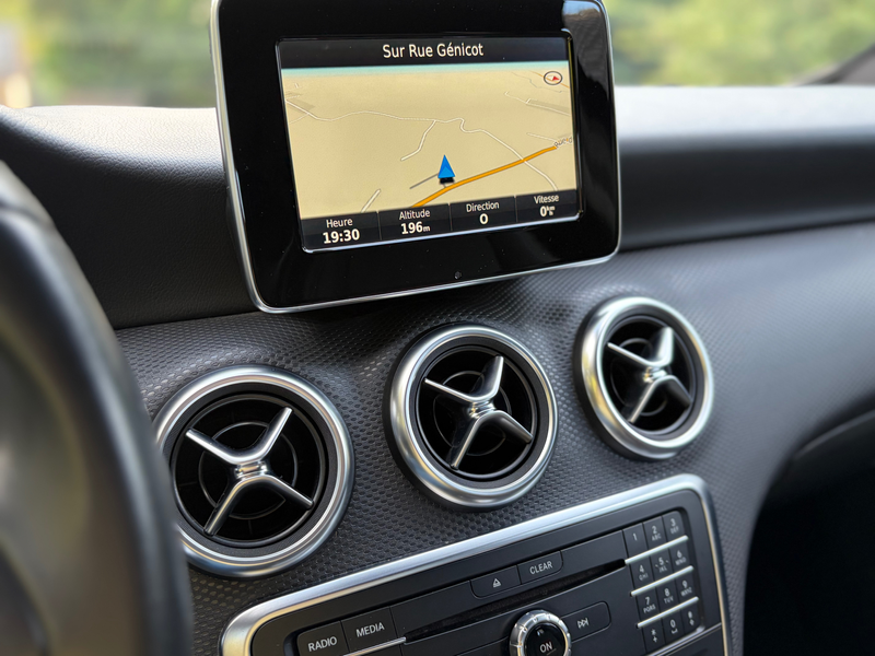 Mercedes-Benz A 160 *SEMI-CUIR*CLIM*NAVI*CAMERA*SG SPORT* — photo 13
