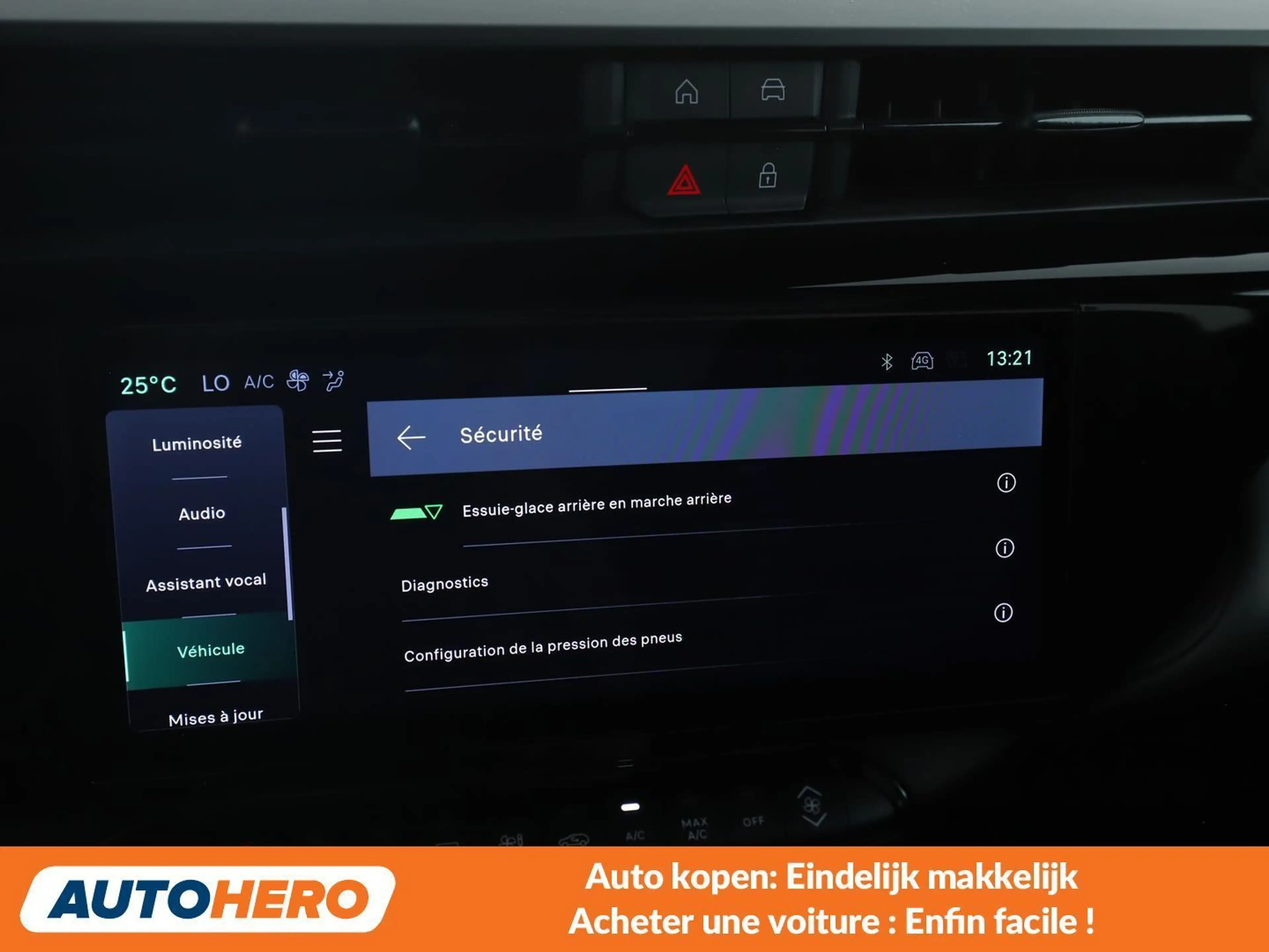 Alfa Romeo Junior 1.2 VGT Mild-Hybrid Ti — photo 9