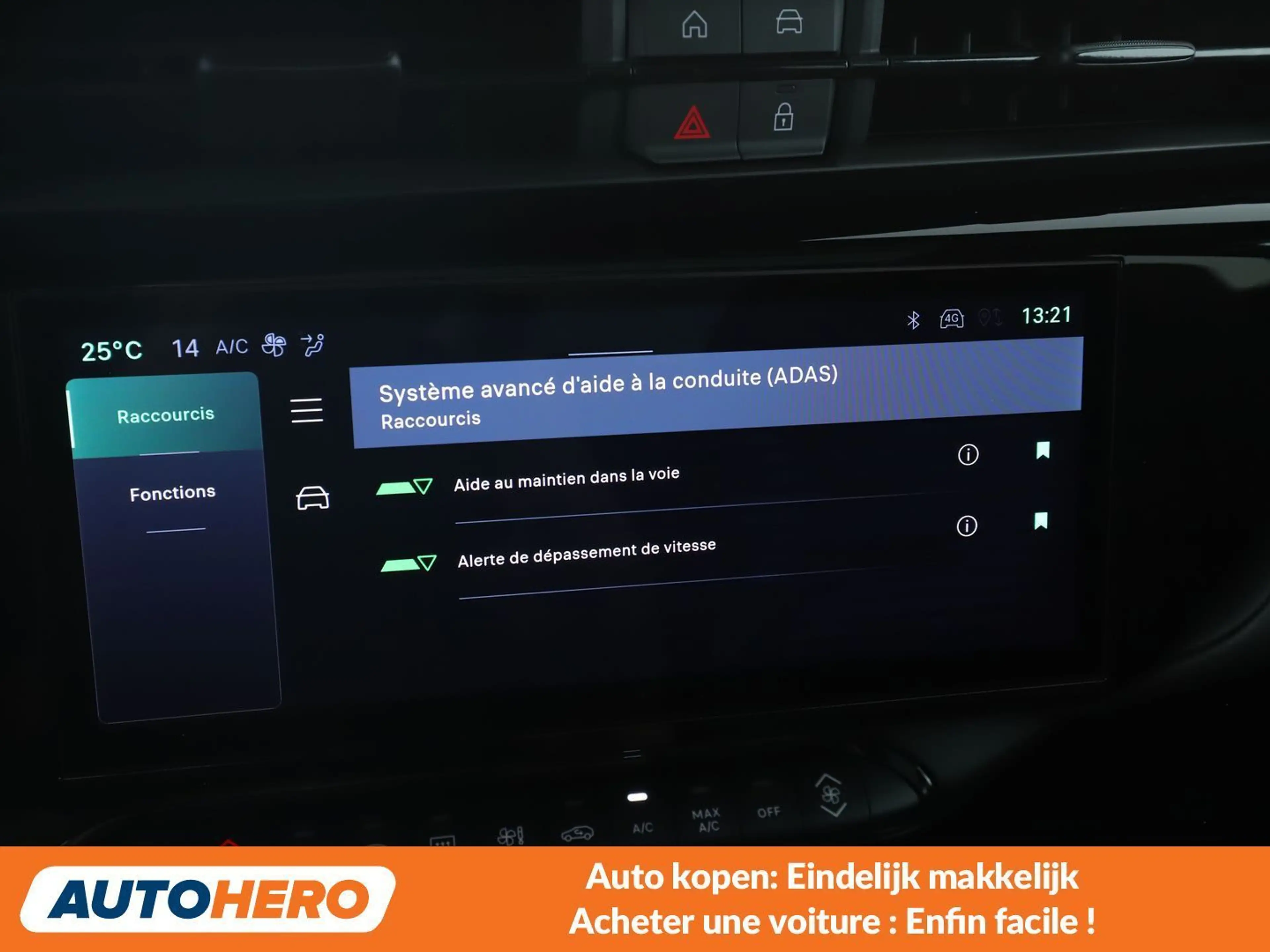 Alfa Romeo Junior 1.2 VGT Mild-Hybrid Ti — photo 11