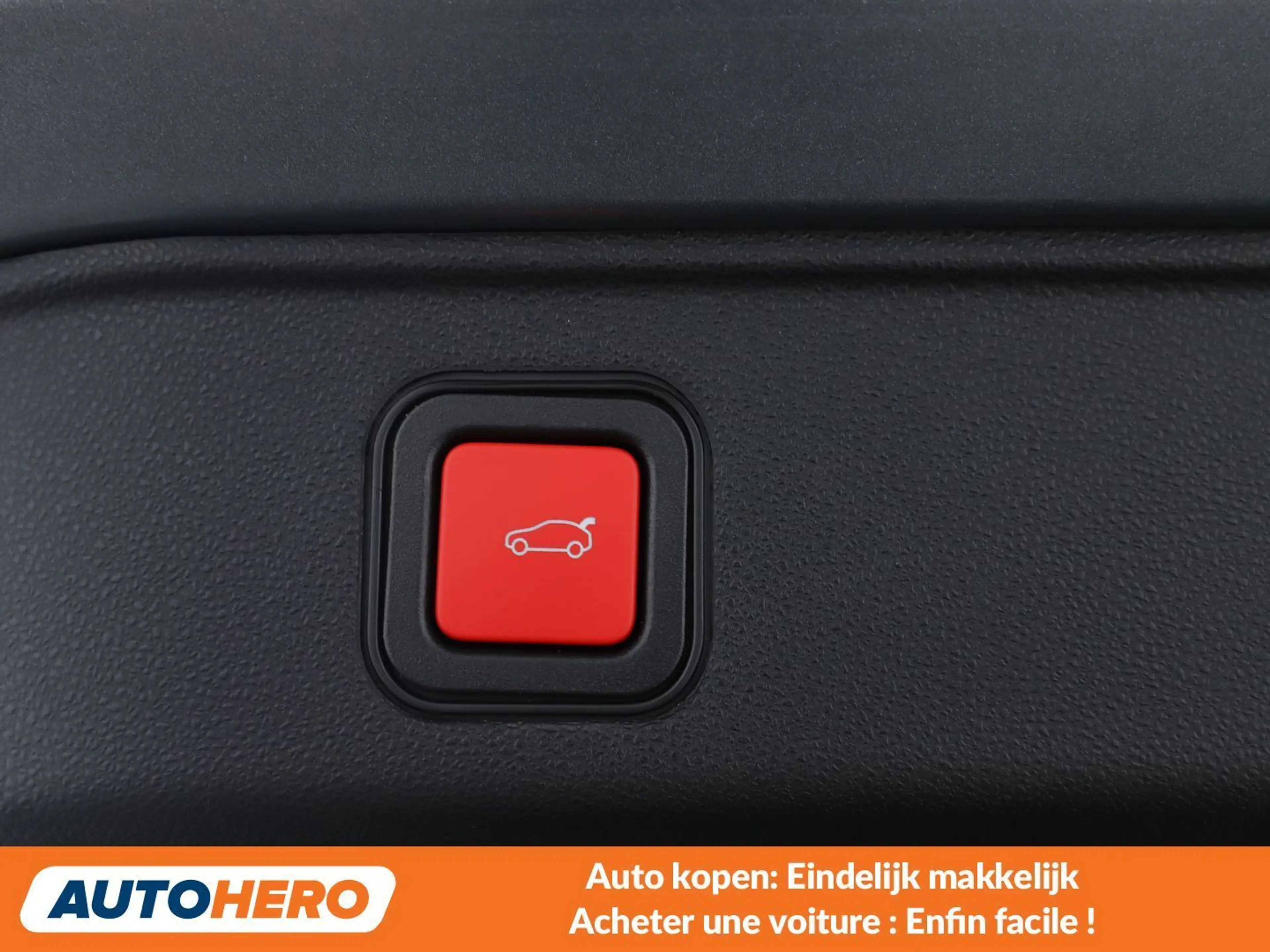 Alfa Romeo Junior 1.2 VGT Mild-Hybrid Ti — photo 15