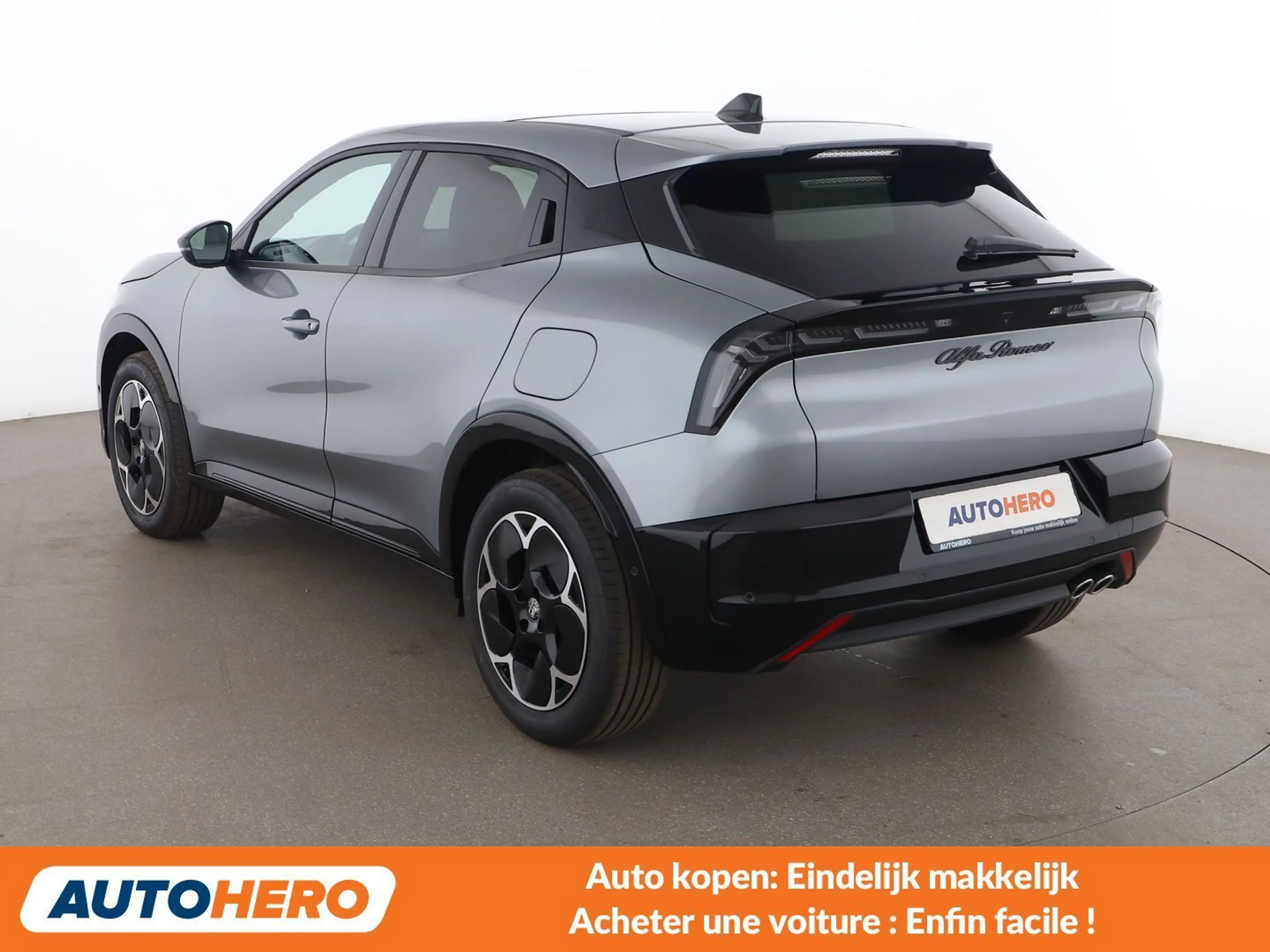 Alfa Romeo Junior 1.2 VGT Mild-Hybrid Ti — photo 4