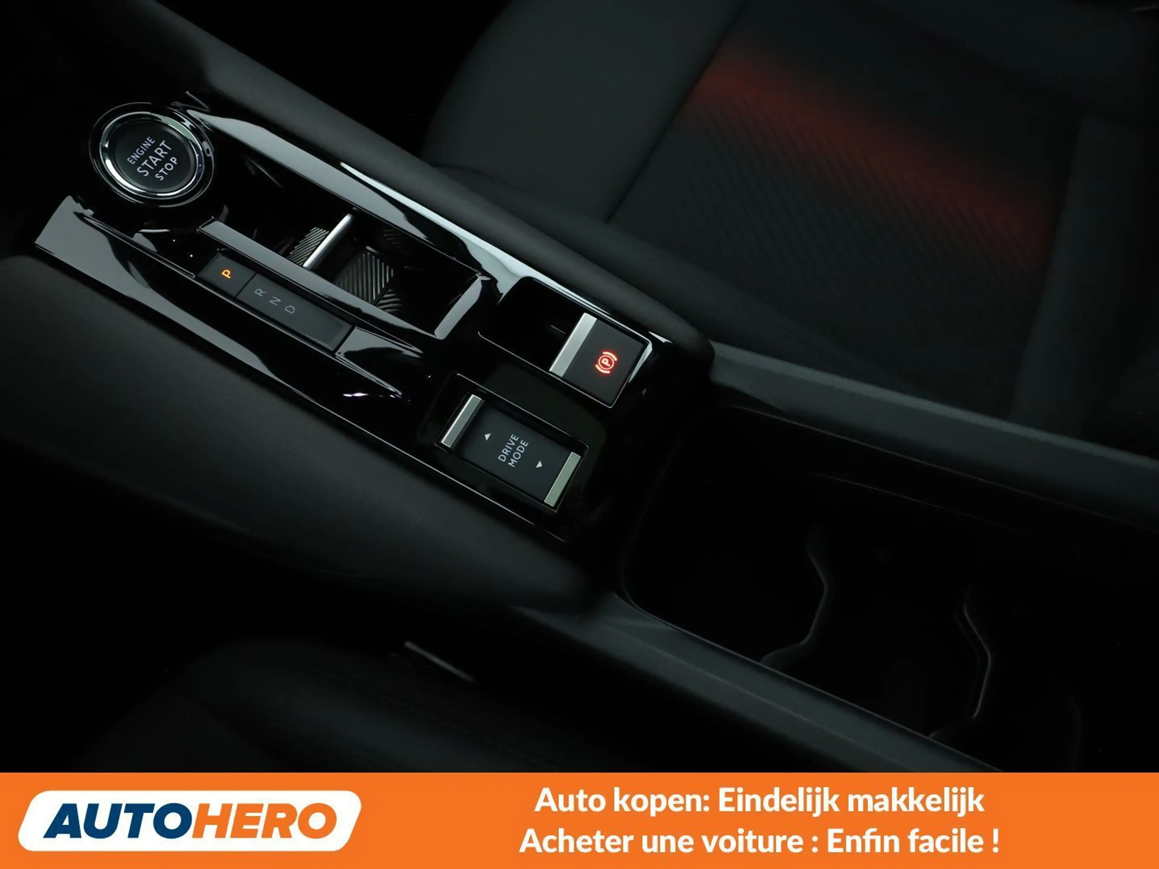 Alfa Romeo Junior 1.2 VGT Mild-Hybrid Ti — photo 12