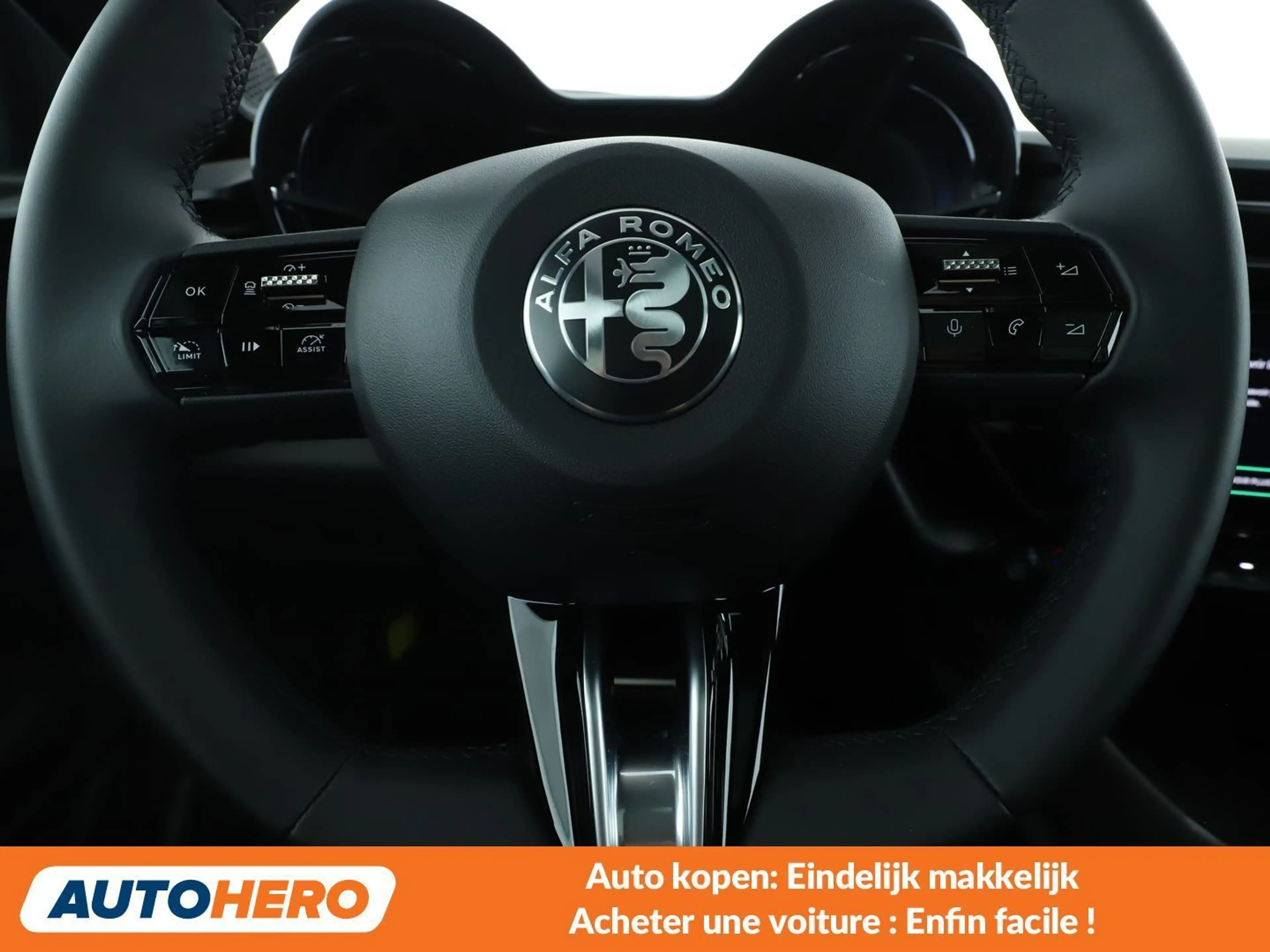 Alfa Romeo Junior 1.2 VGT Mild-Hybrid Ti — photo 5