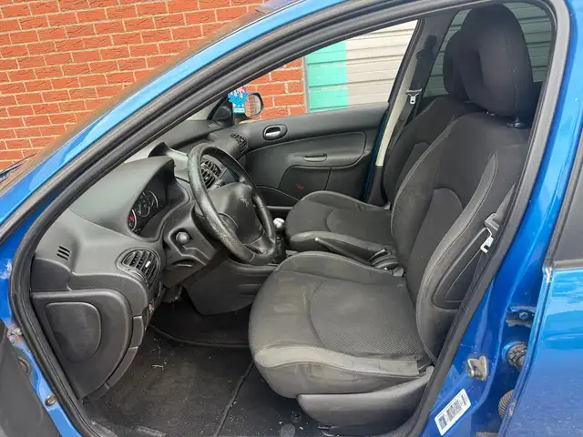 Peugeot 206 SW view 5