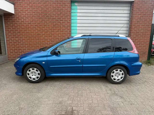 Peugeot 206 SW view 8