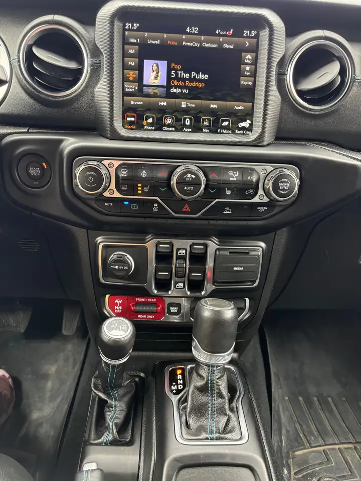 Jeep Wrangler снимка Jeep Wrangler