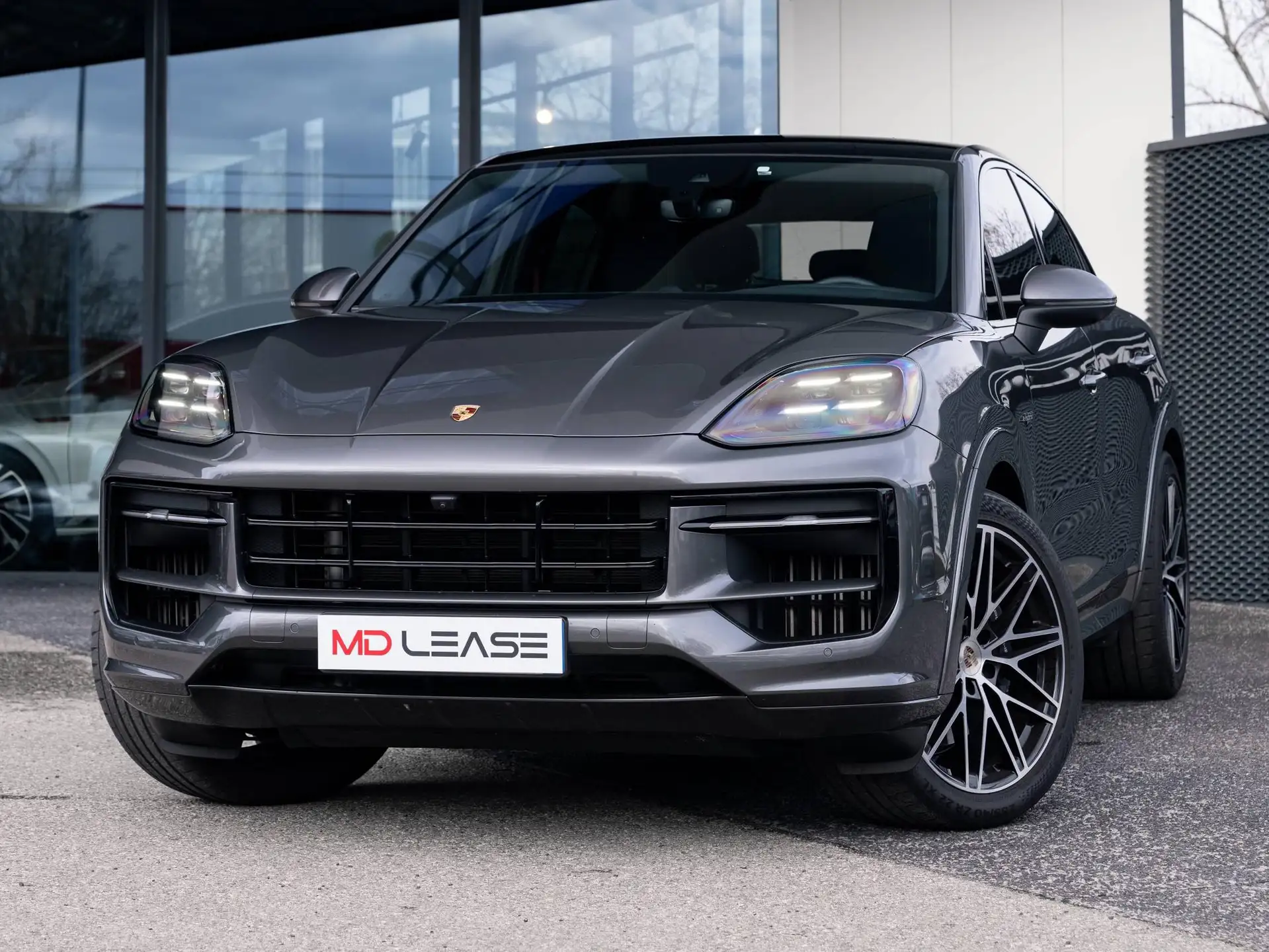 Porsche Cayenne S E-Hybrid 2024 회색 사진 1