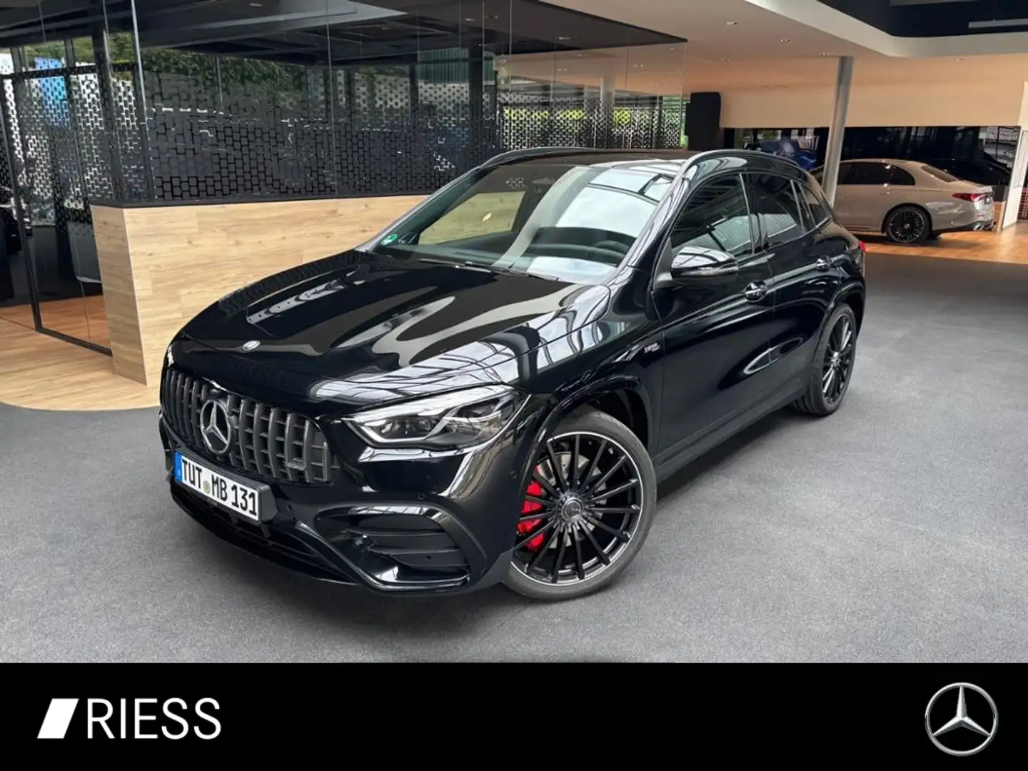 Mercedes-Benz GLA 45 AMG GLA 45 S 4M+ AHK+PANO+21+MULTIBEAM+HUD+BURMESTER Zwart - 1