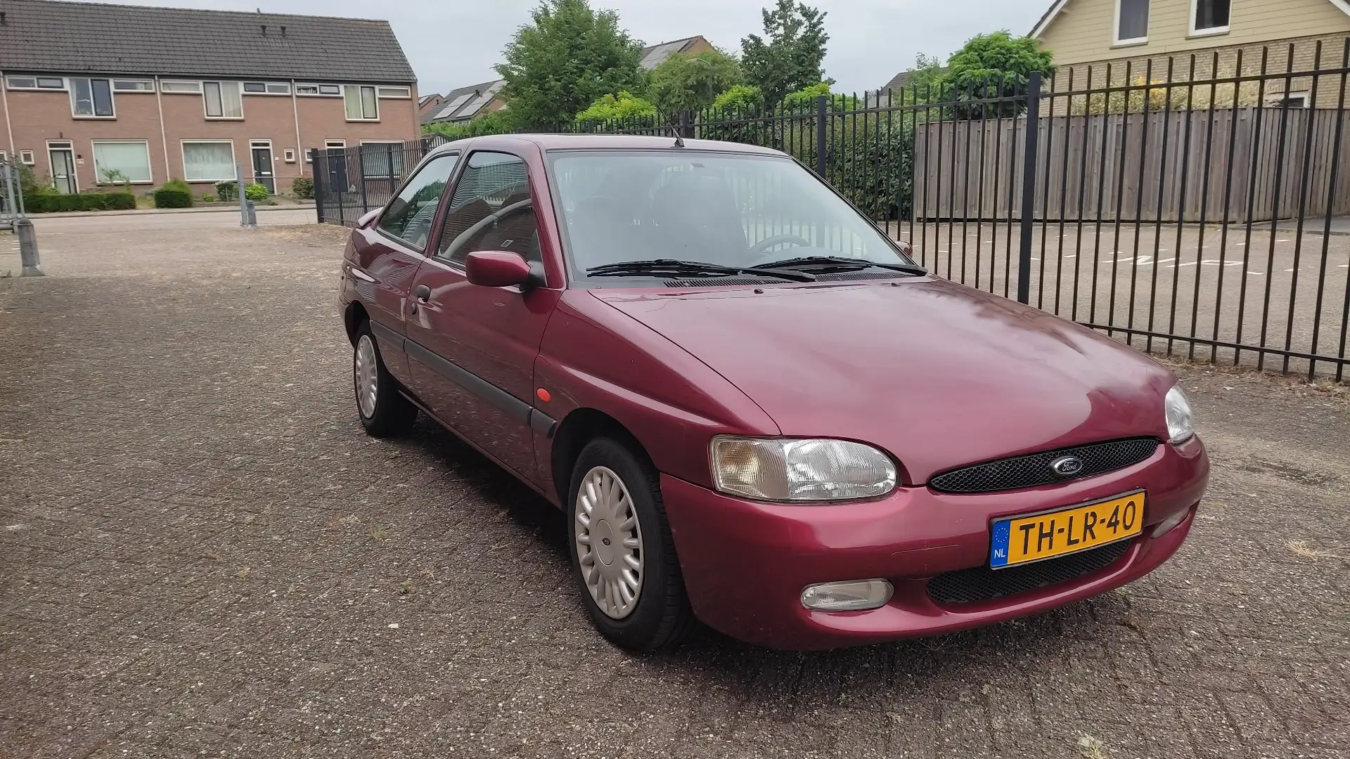Ford Escort 1.6Z 16v CLX Aire Acondicionado Rood - 1