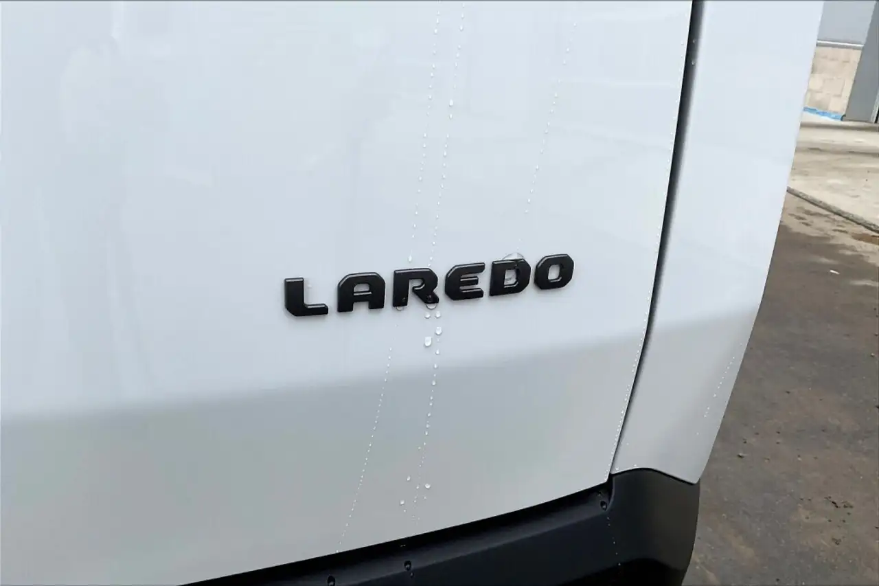 Jeep Cherokee снимка Jeep Cherokee