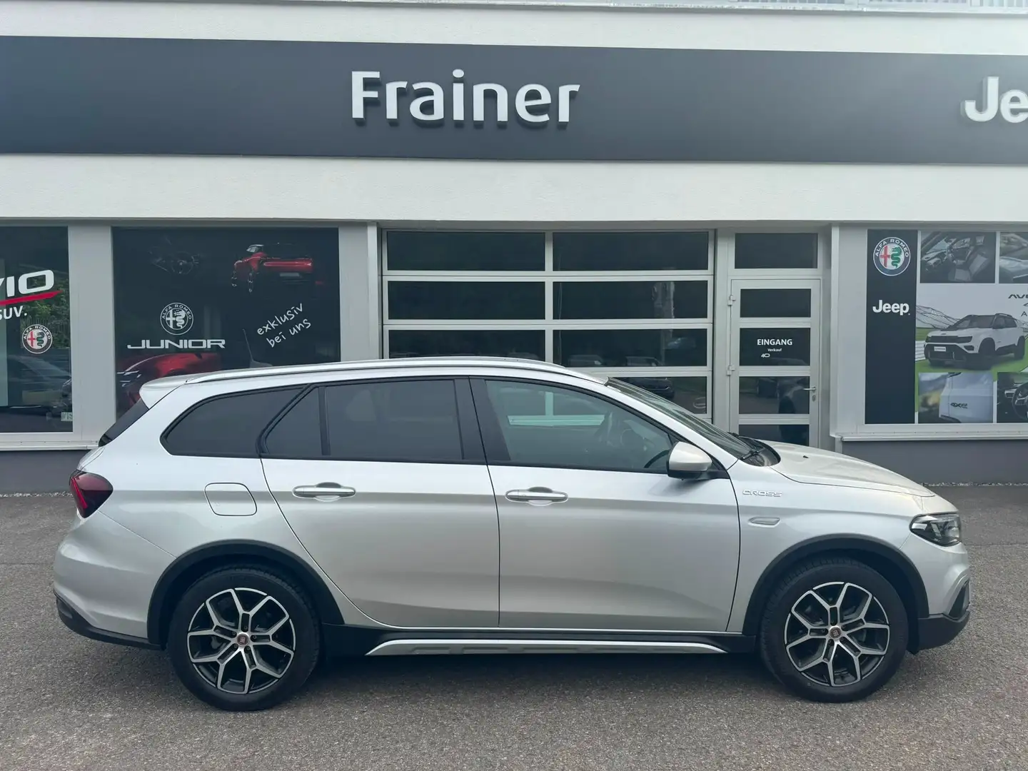 Fiat Tipo Cross Kombi Hybrid eDCT7 130PS Silber - 1